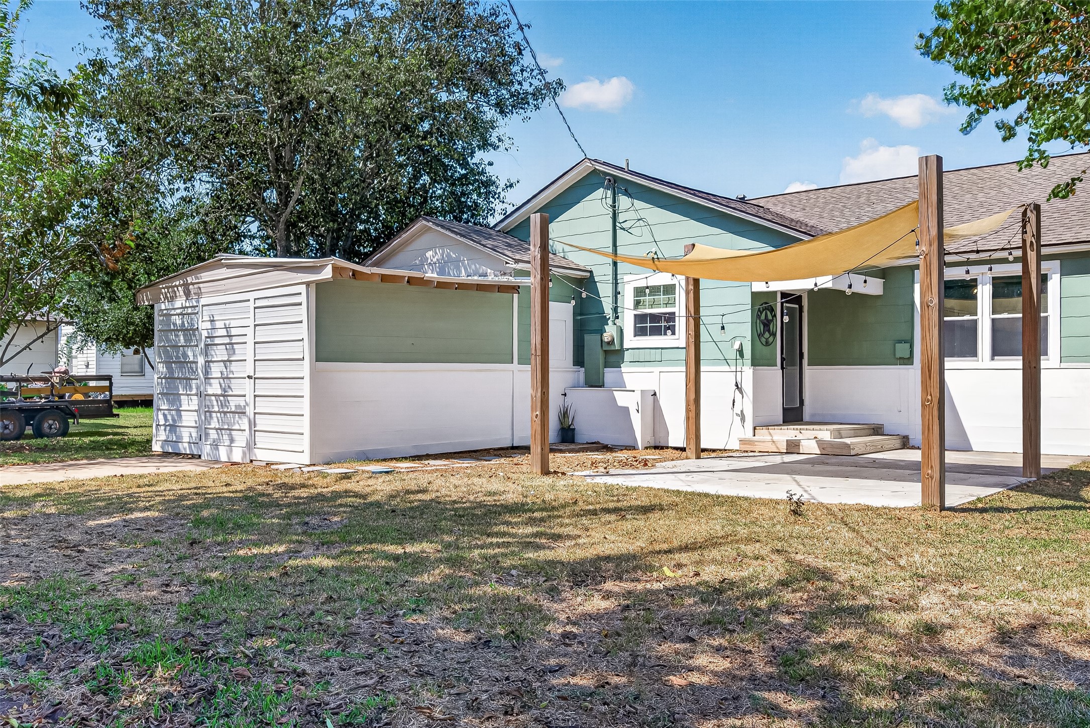 Listing photo 3