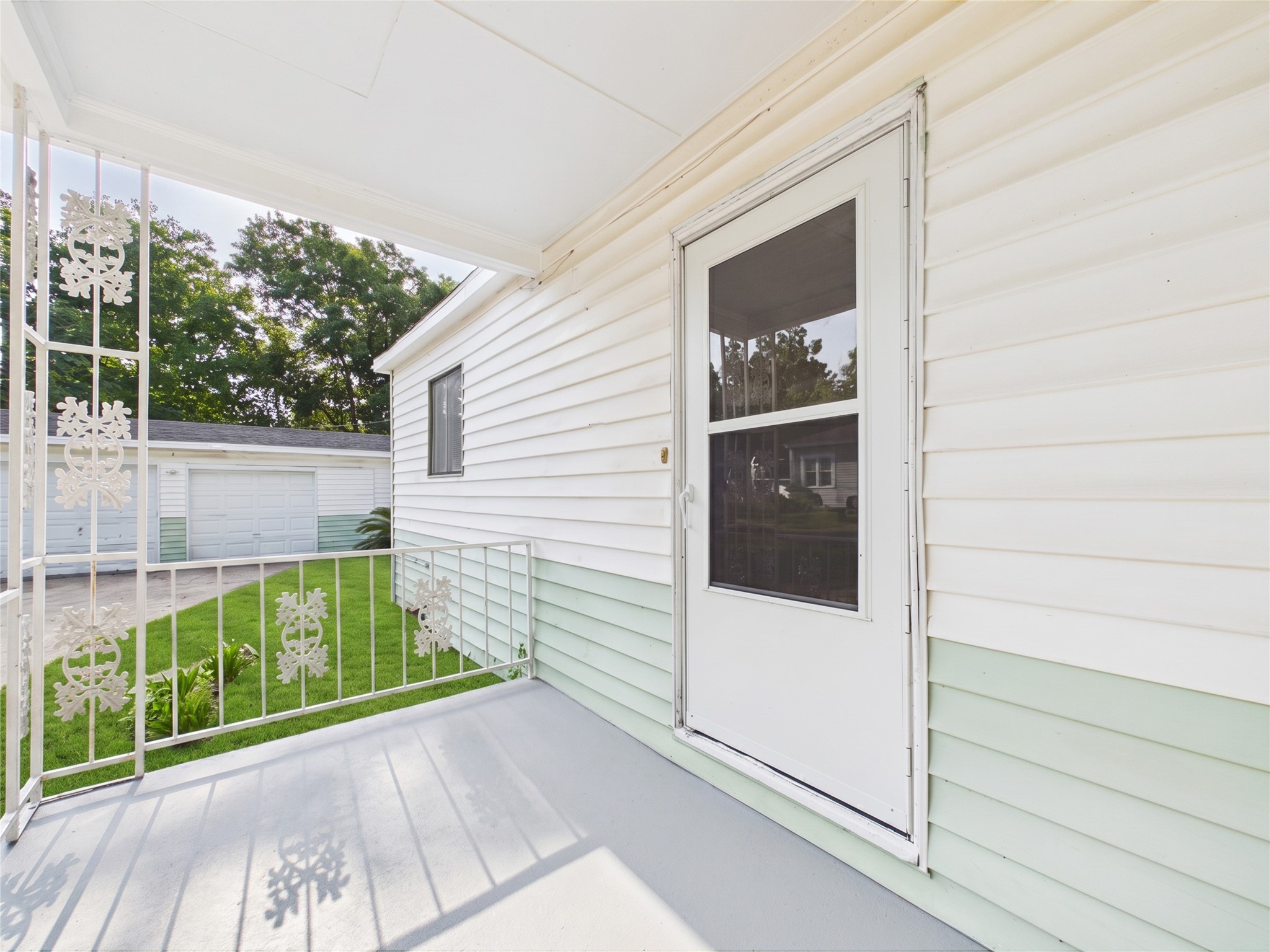 Listing photo 4