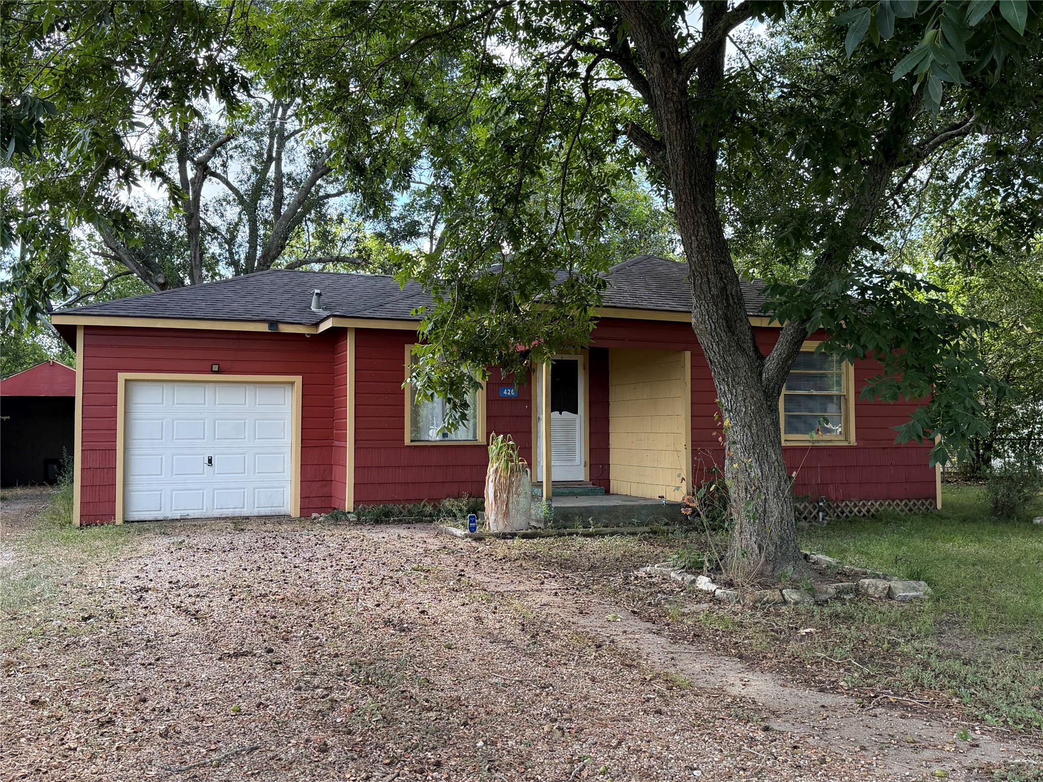 Listing photo 1