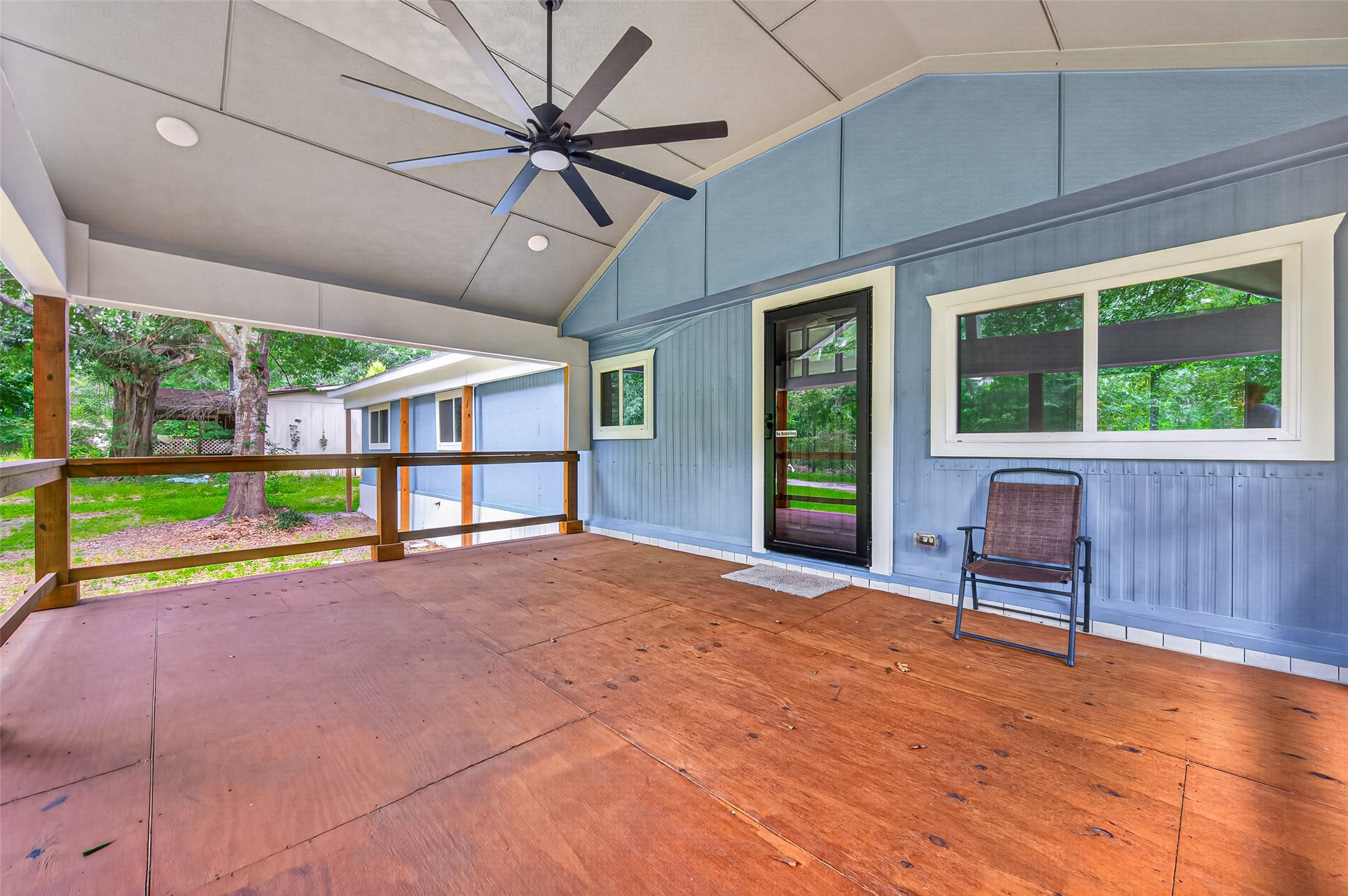 Listing photo 3