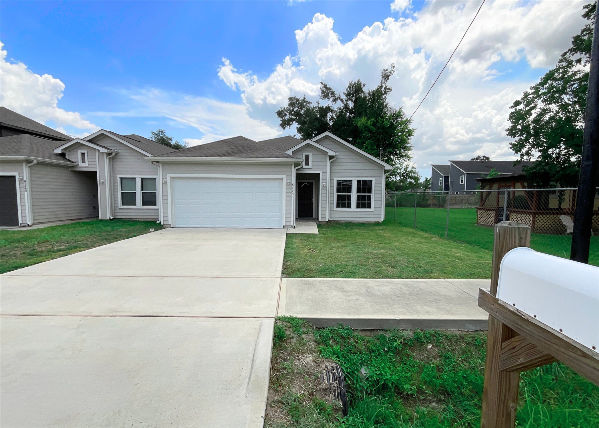 Listing photo 1
