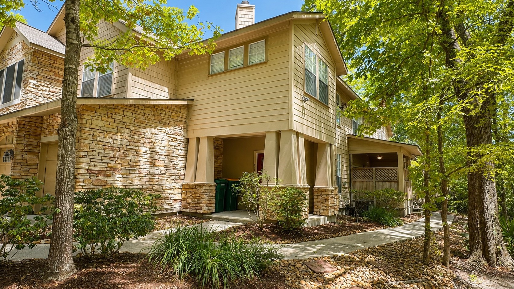 Listing photo 2