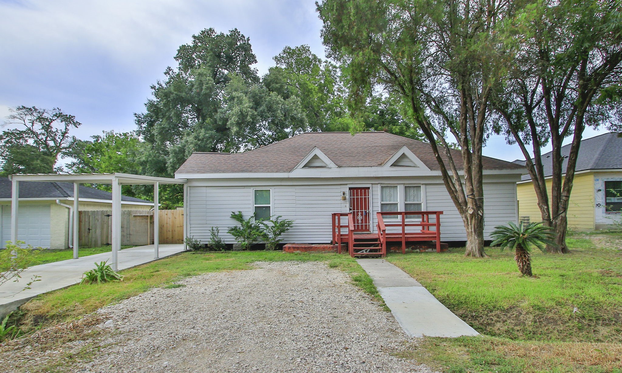 Listing photo 2