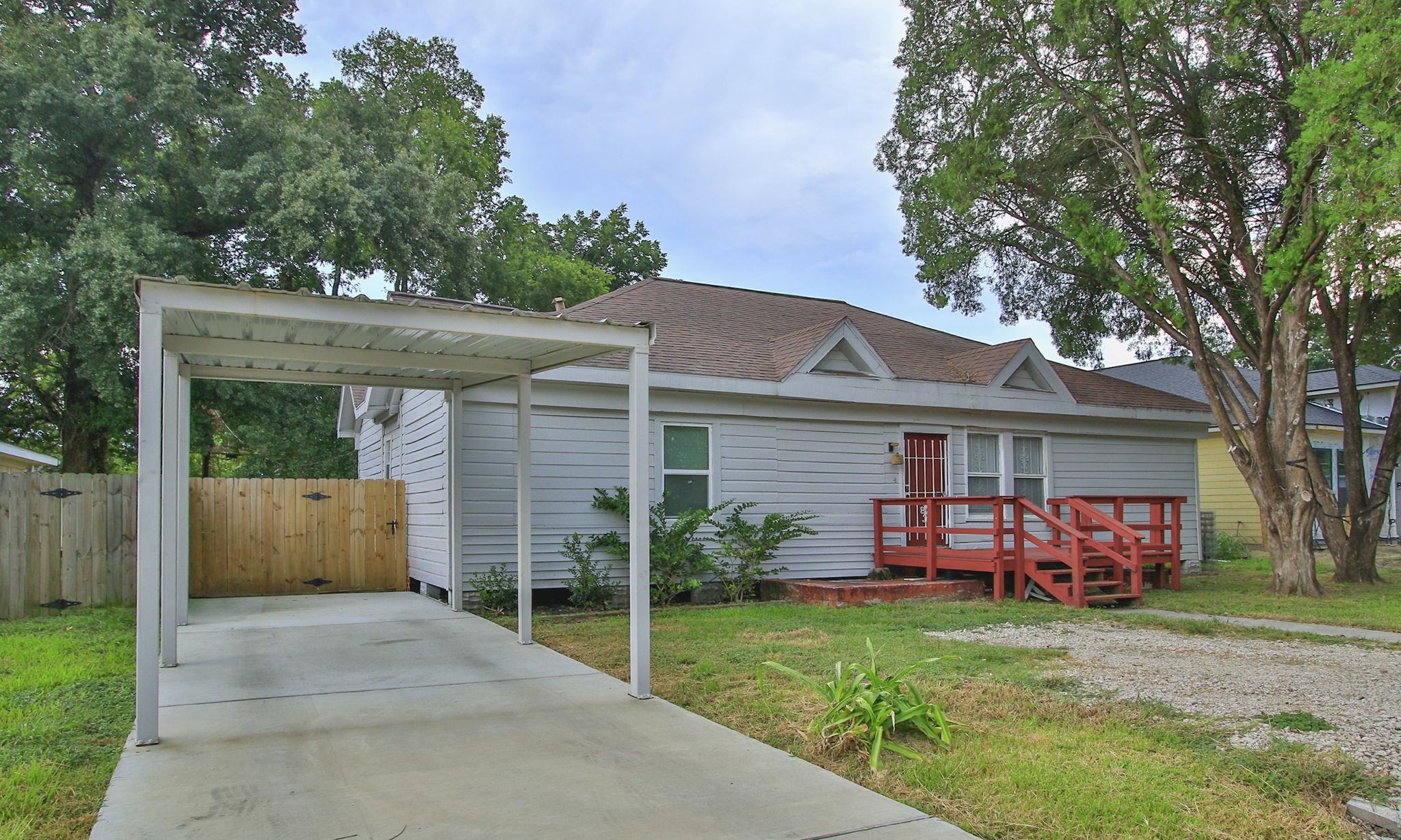 Listing photo 3