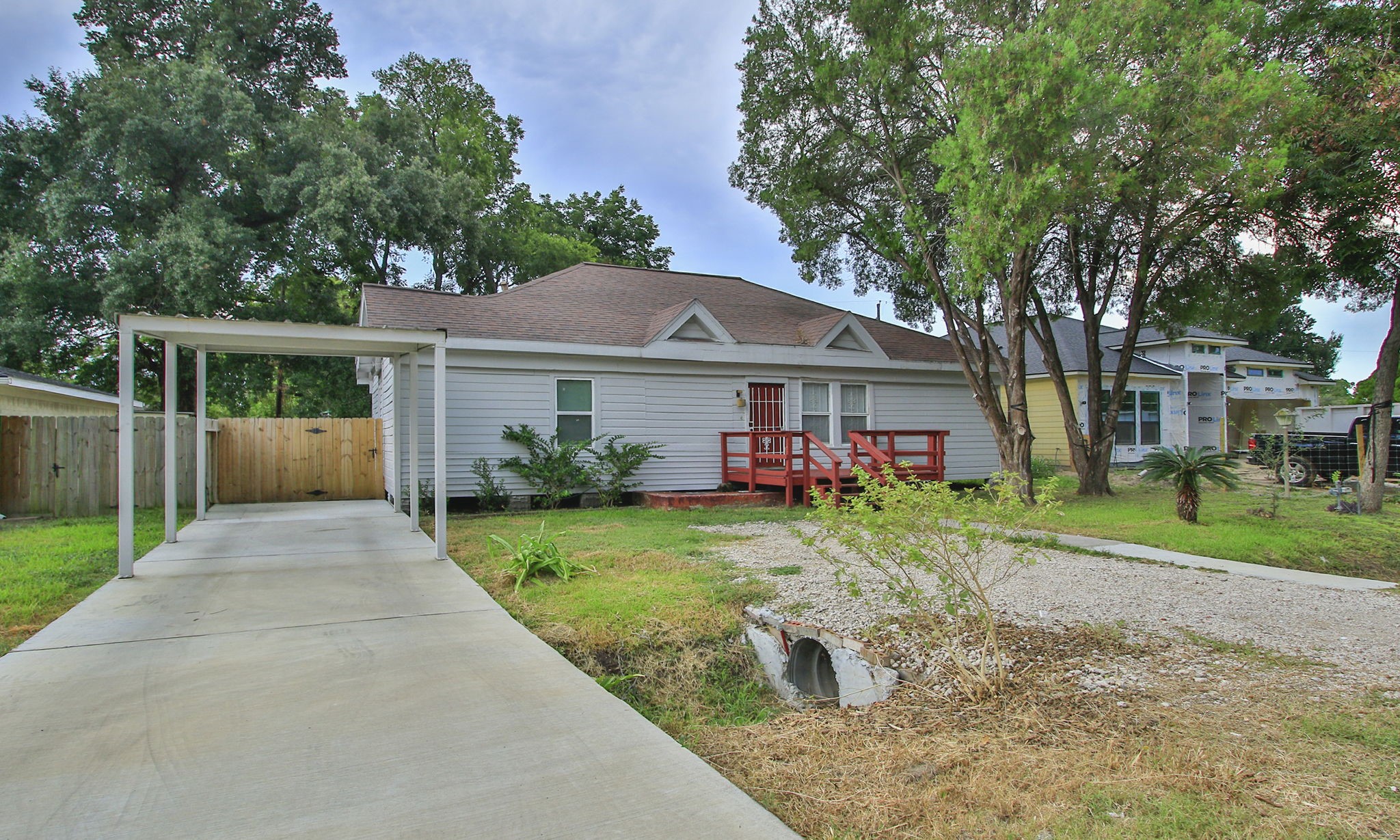 Listing photo 5