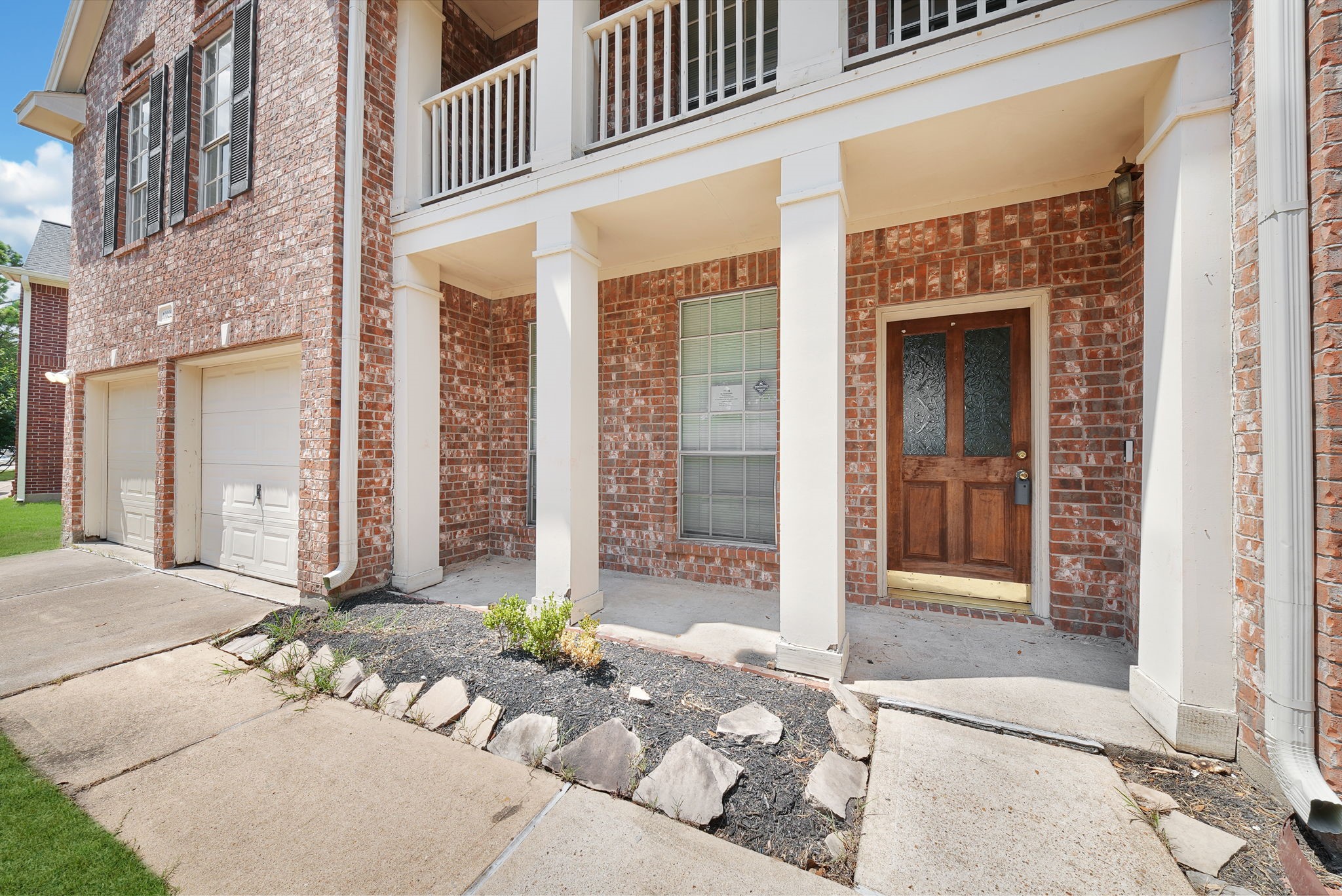 Listing photo 1