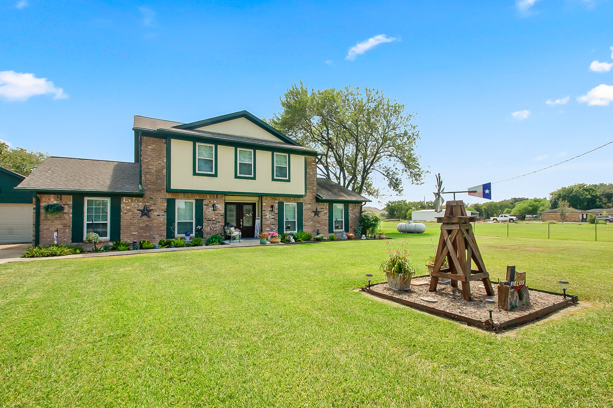 Listing photo 1