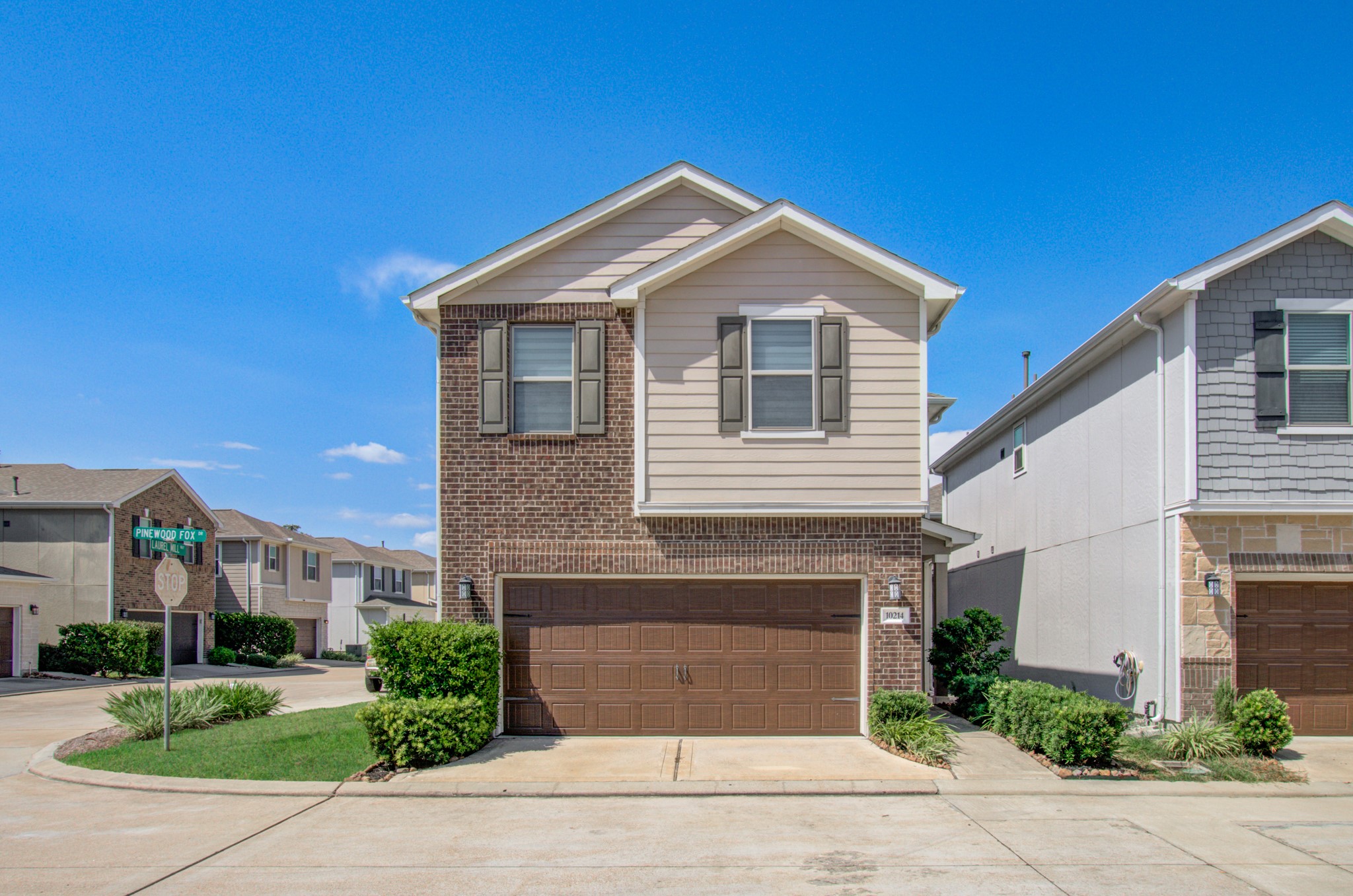 Listing photo 2