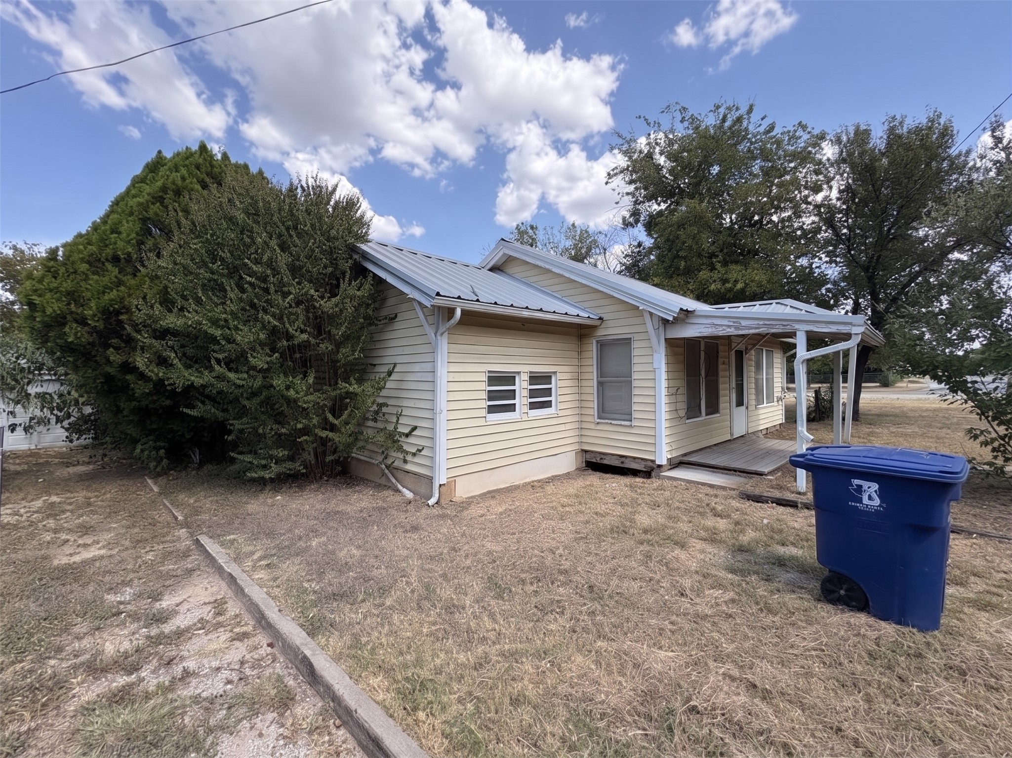 Listing photo 3