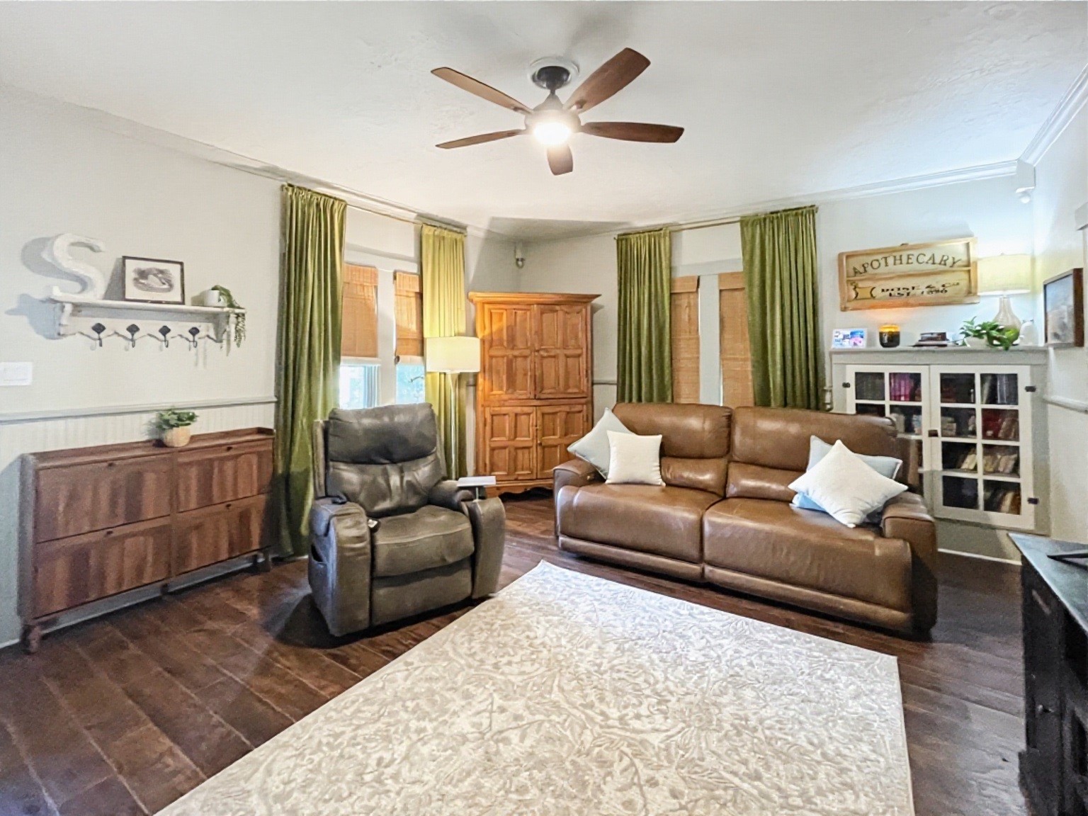 Listing photo 4