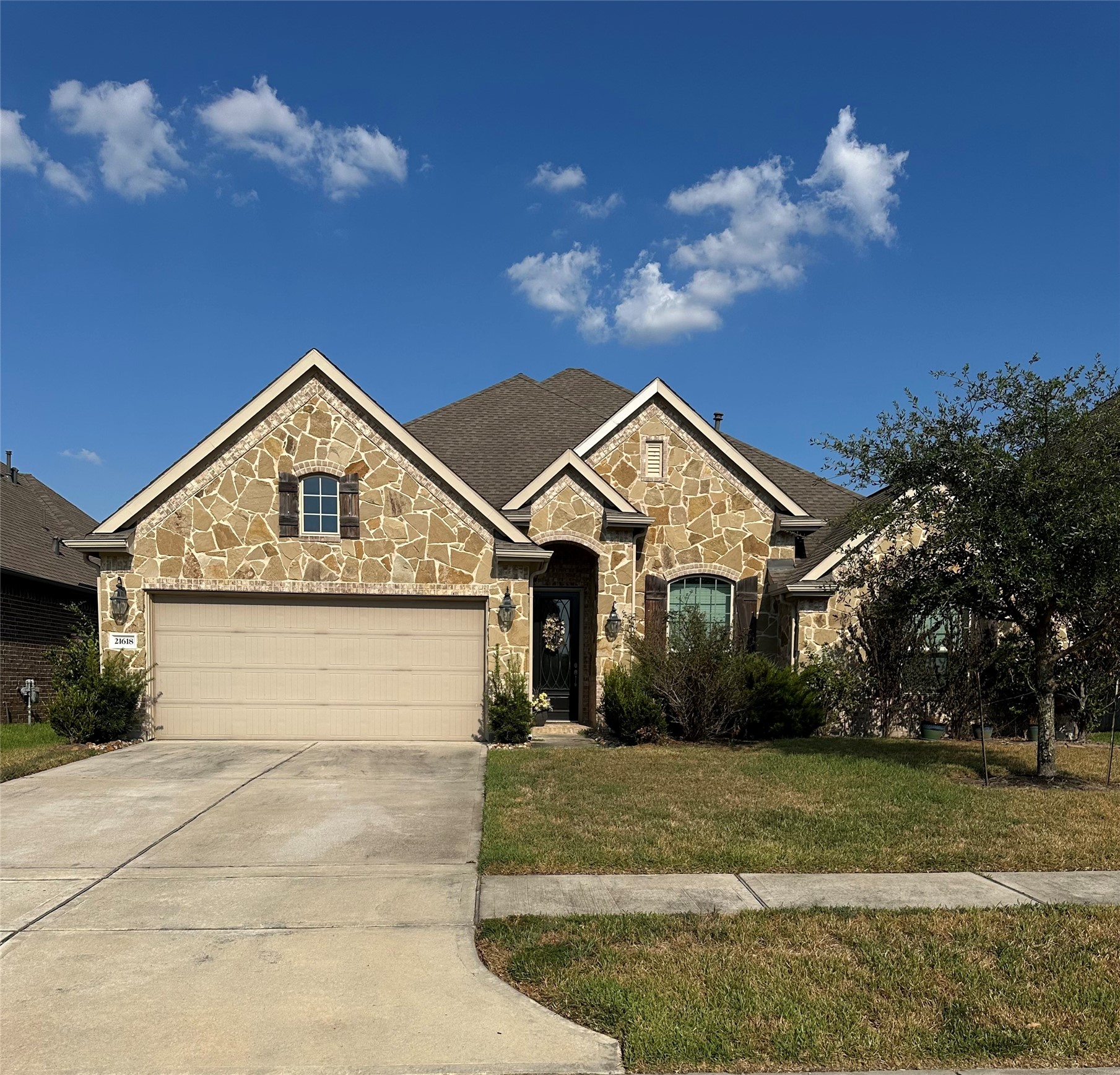 Listing photo 1