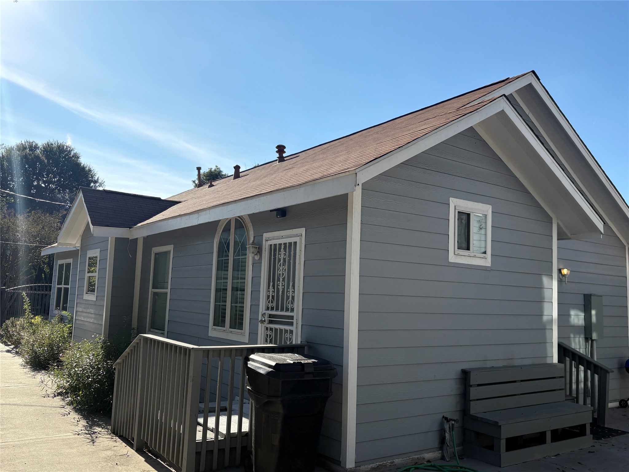 Listing photo 5