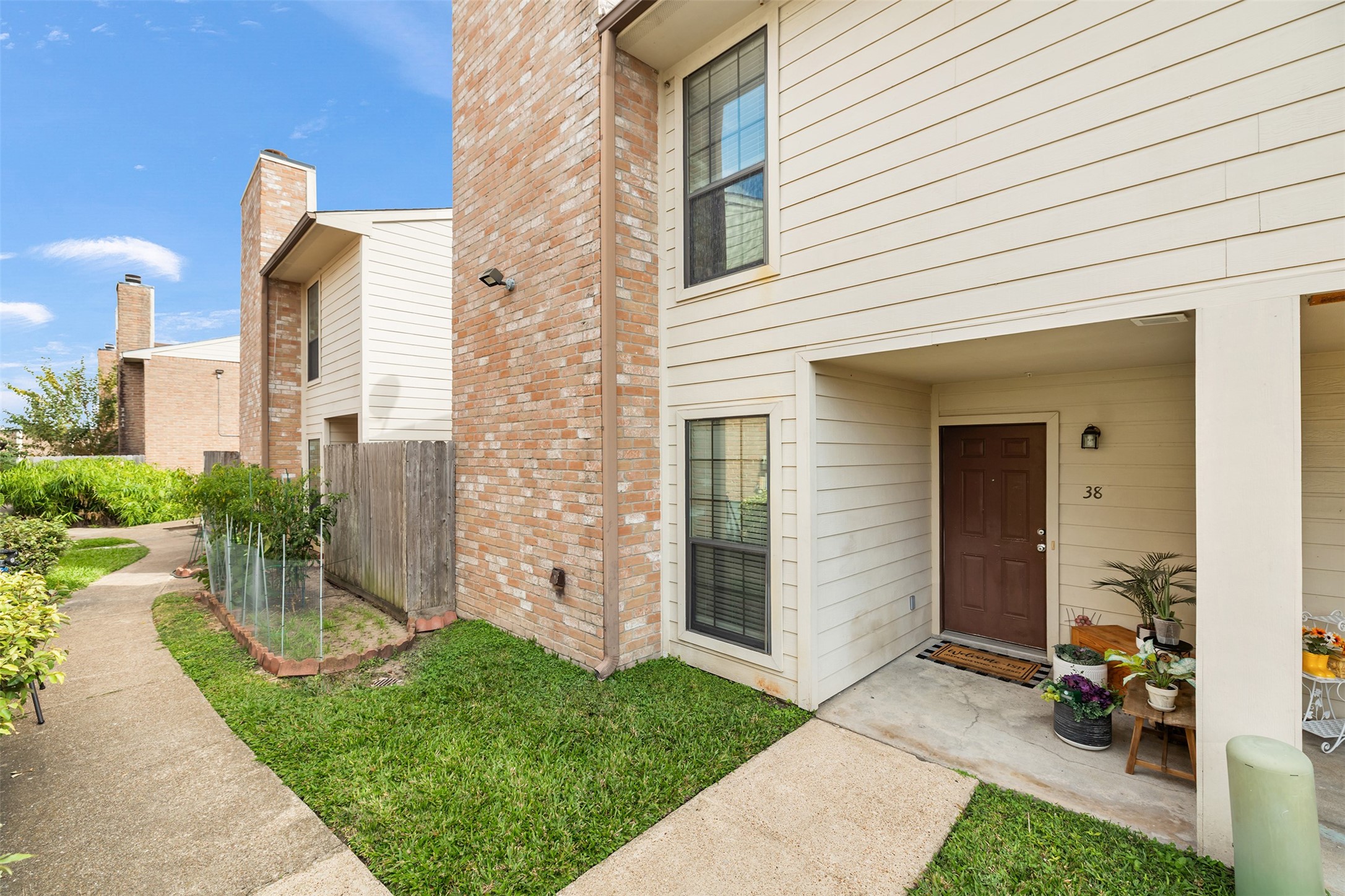Listing photo 5