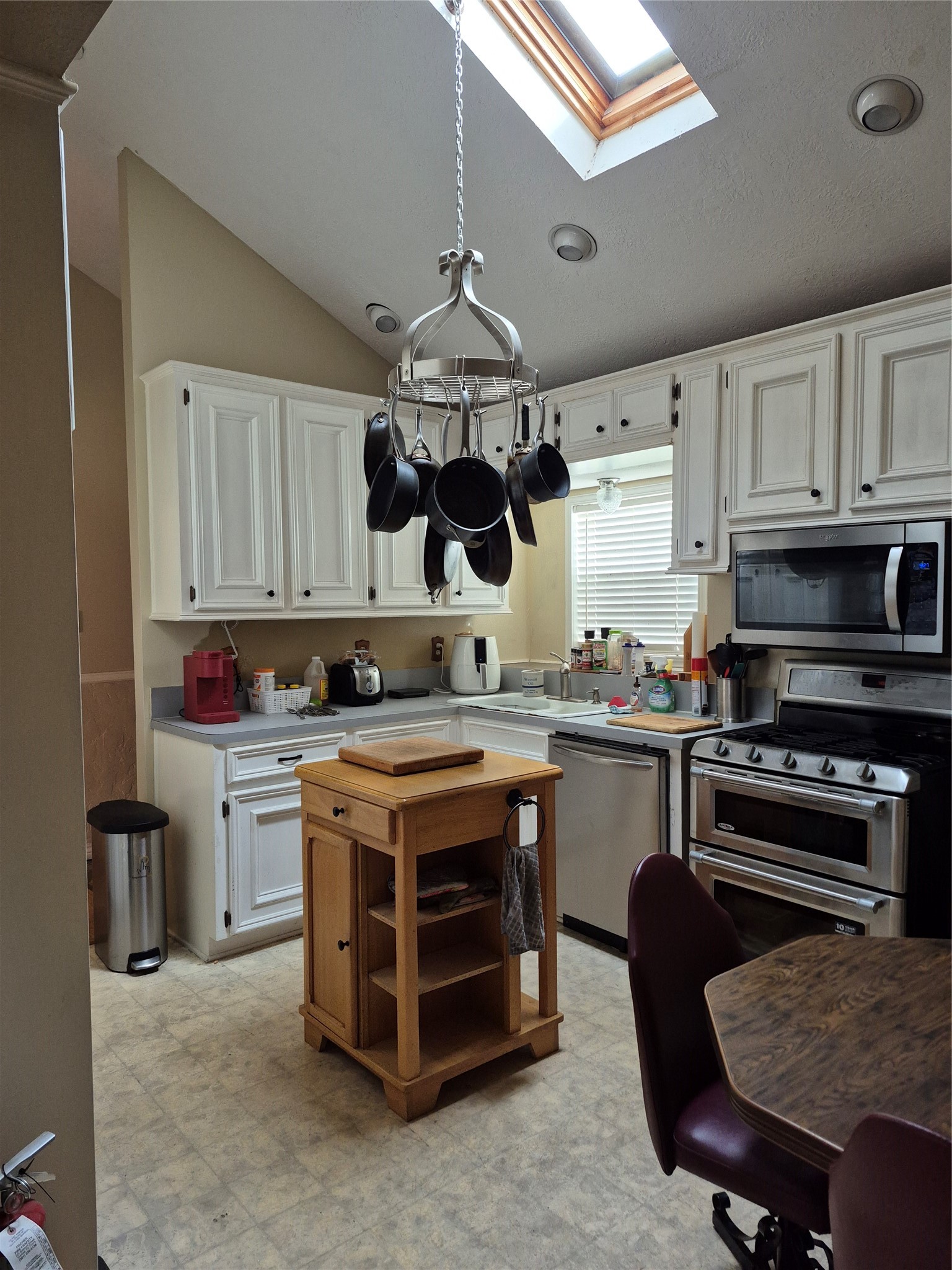 Listing photo 3