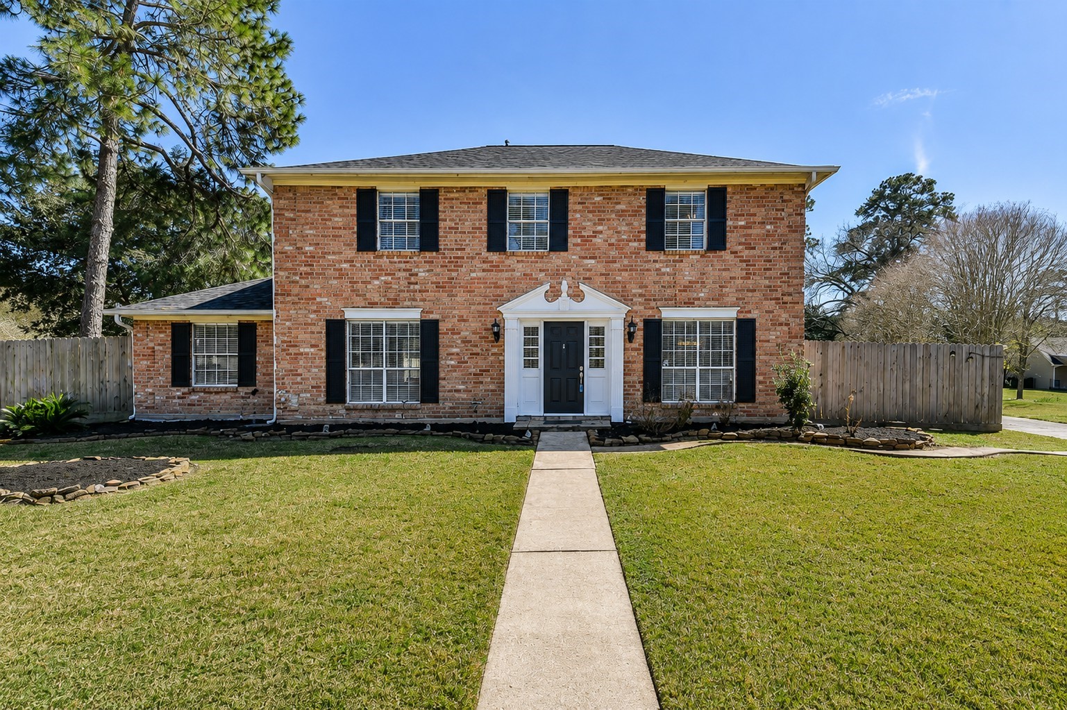 Listing photo 1