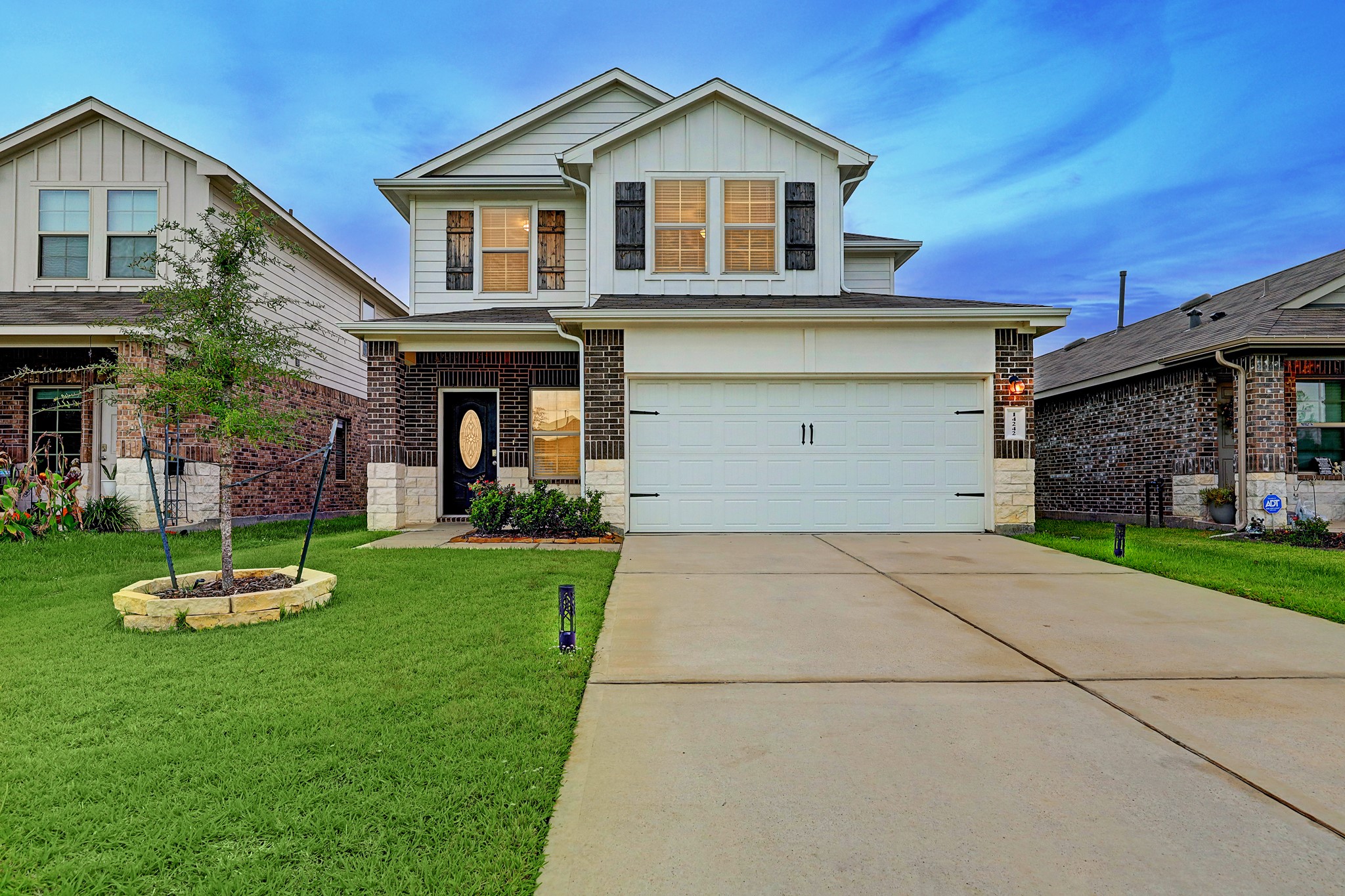 Listing photo 1