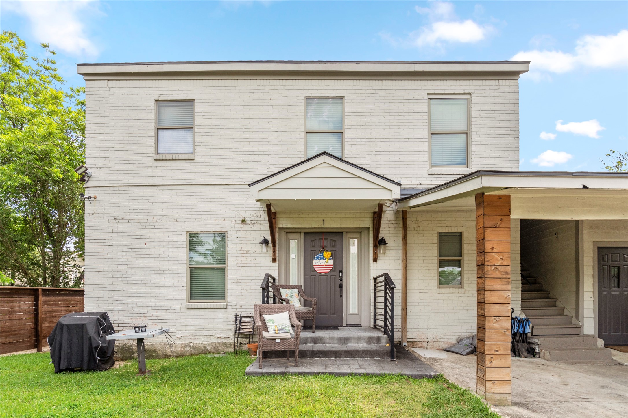 Listing photo 1