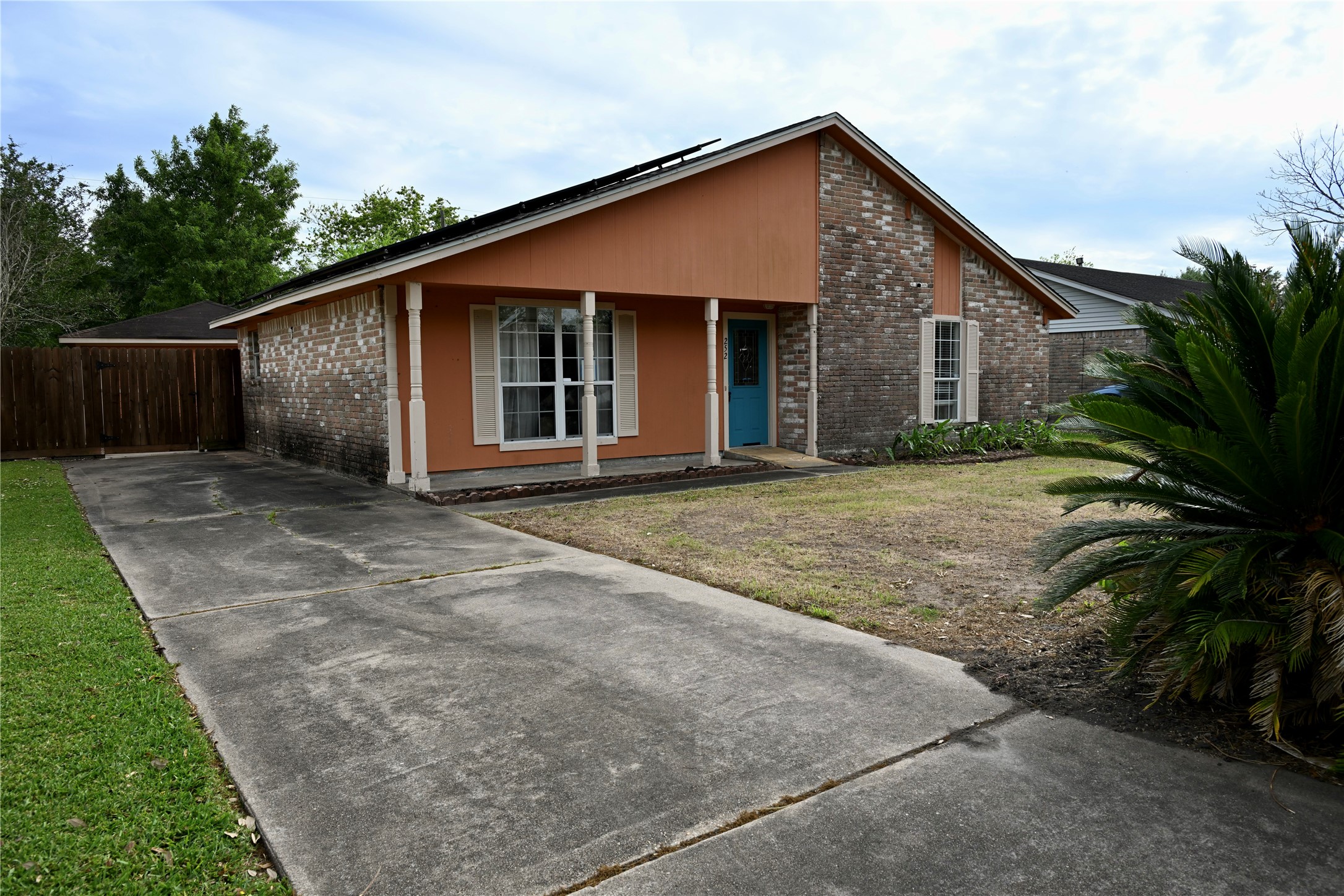 Listing photo 1