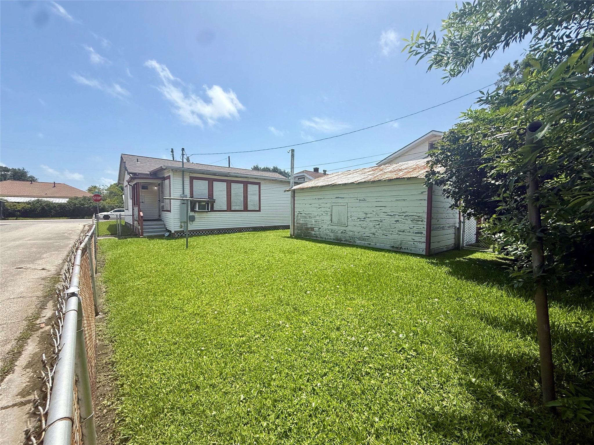 Listing photo 1