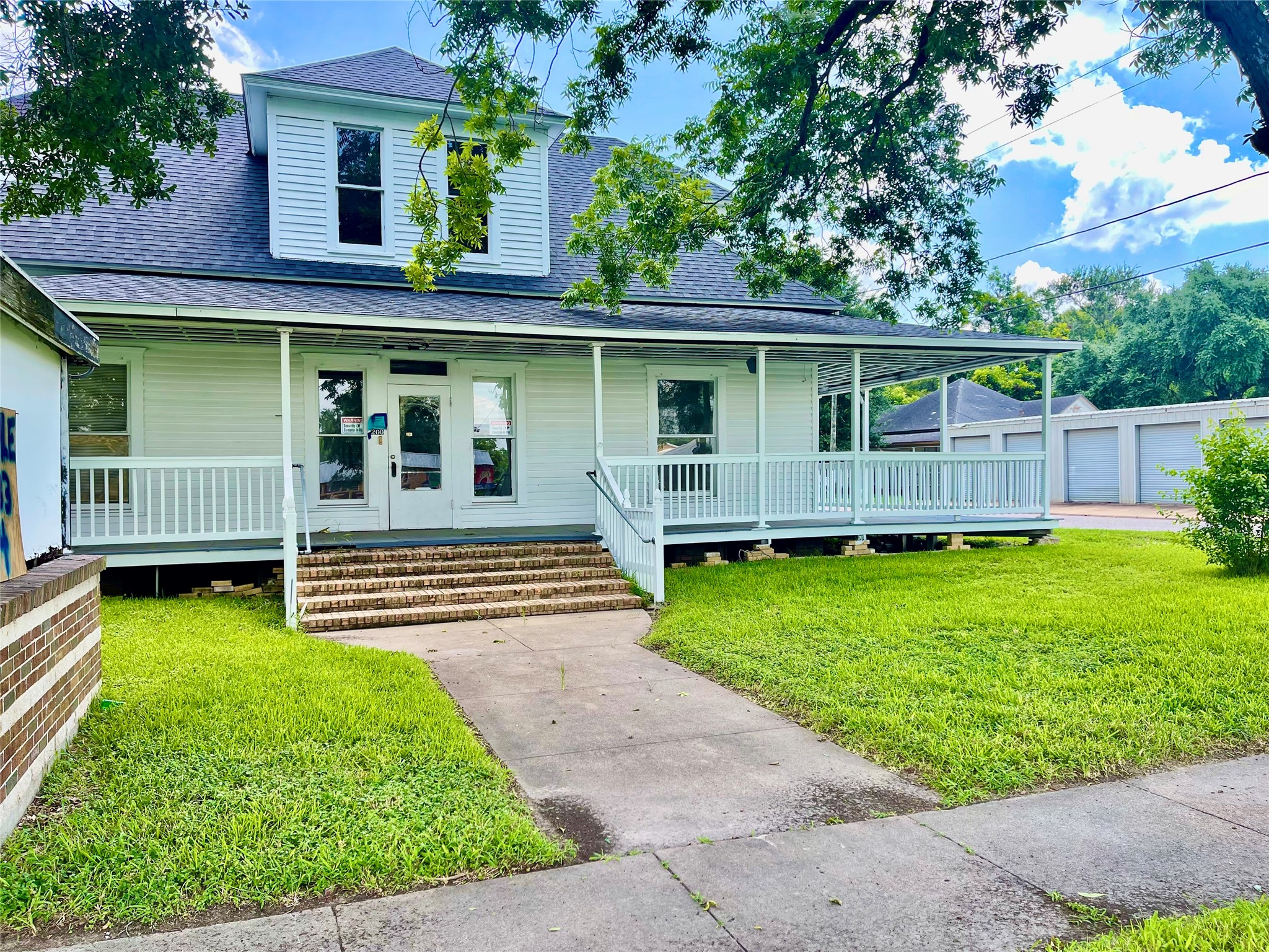 Listing photo 1