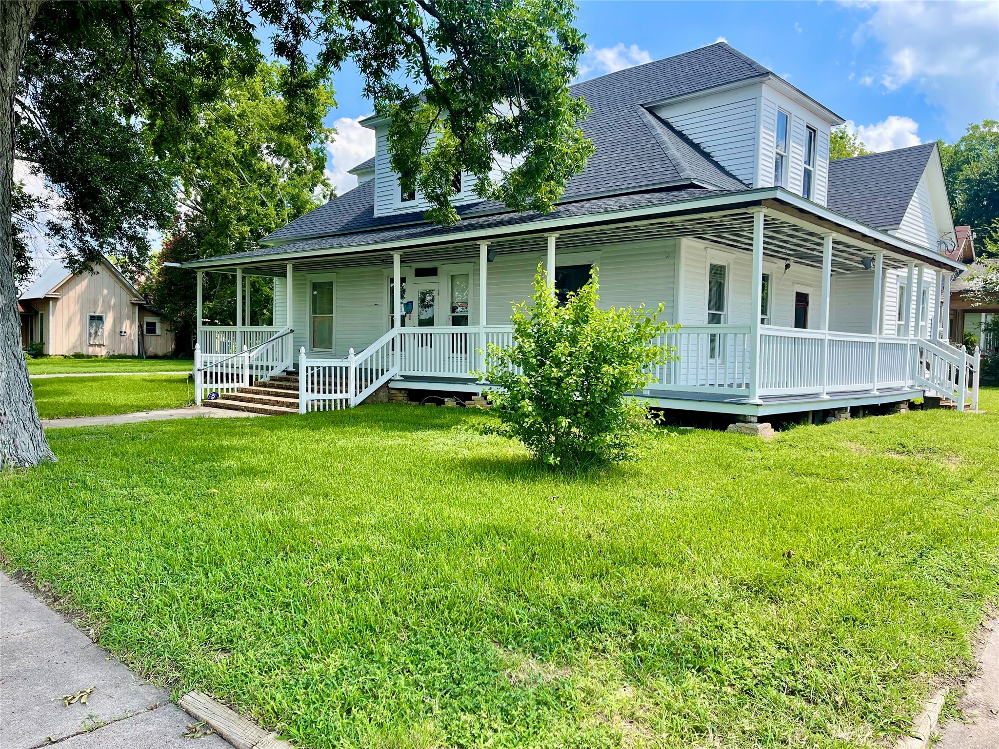 Listing photo 1