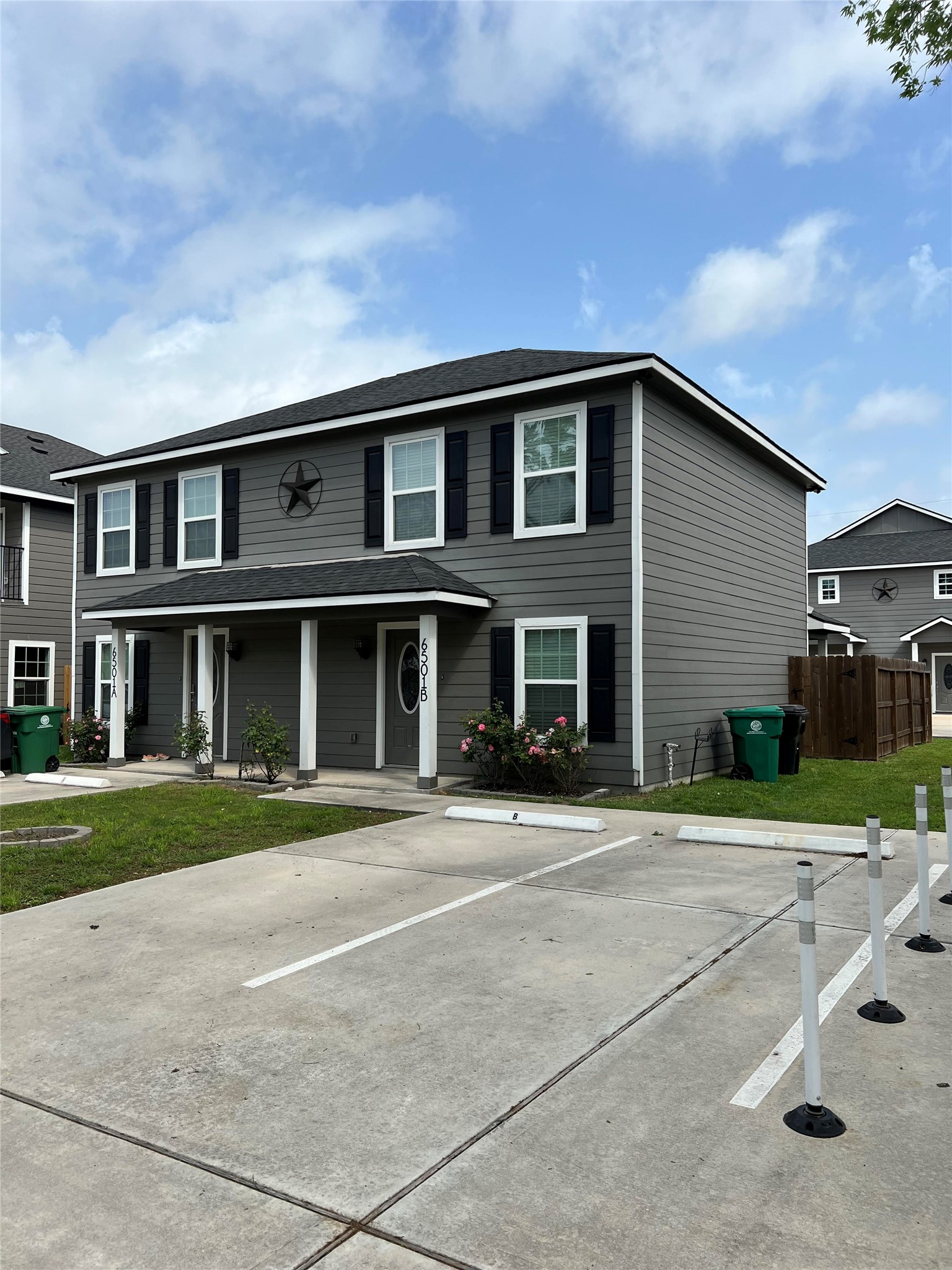 Listing photo 1
