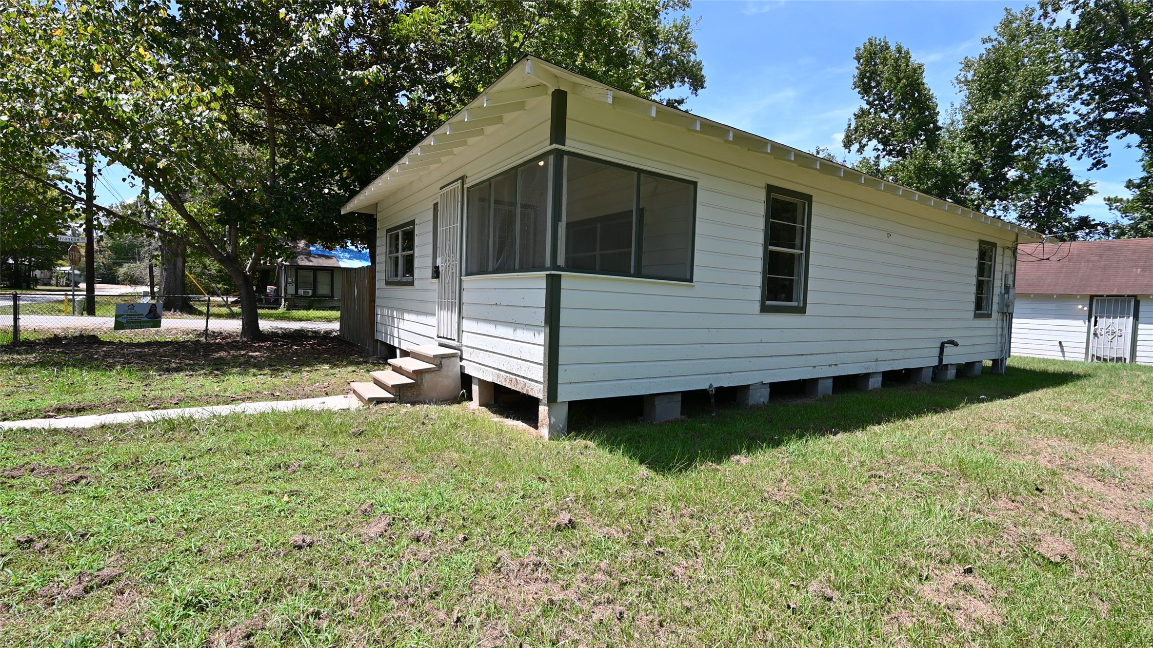 Listing photo 5
