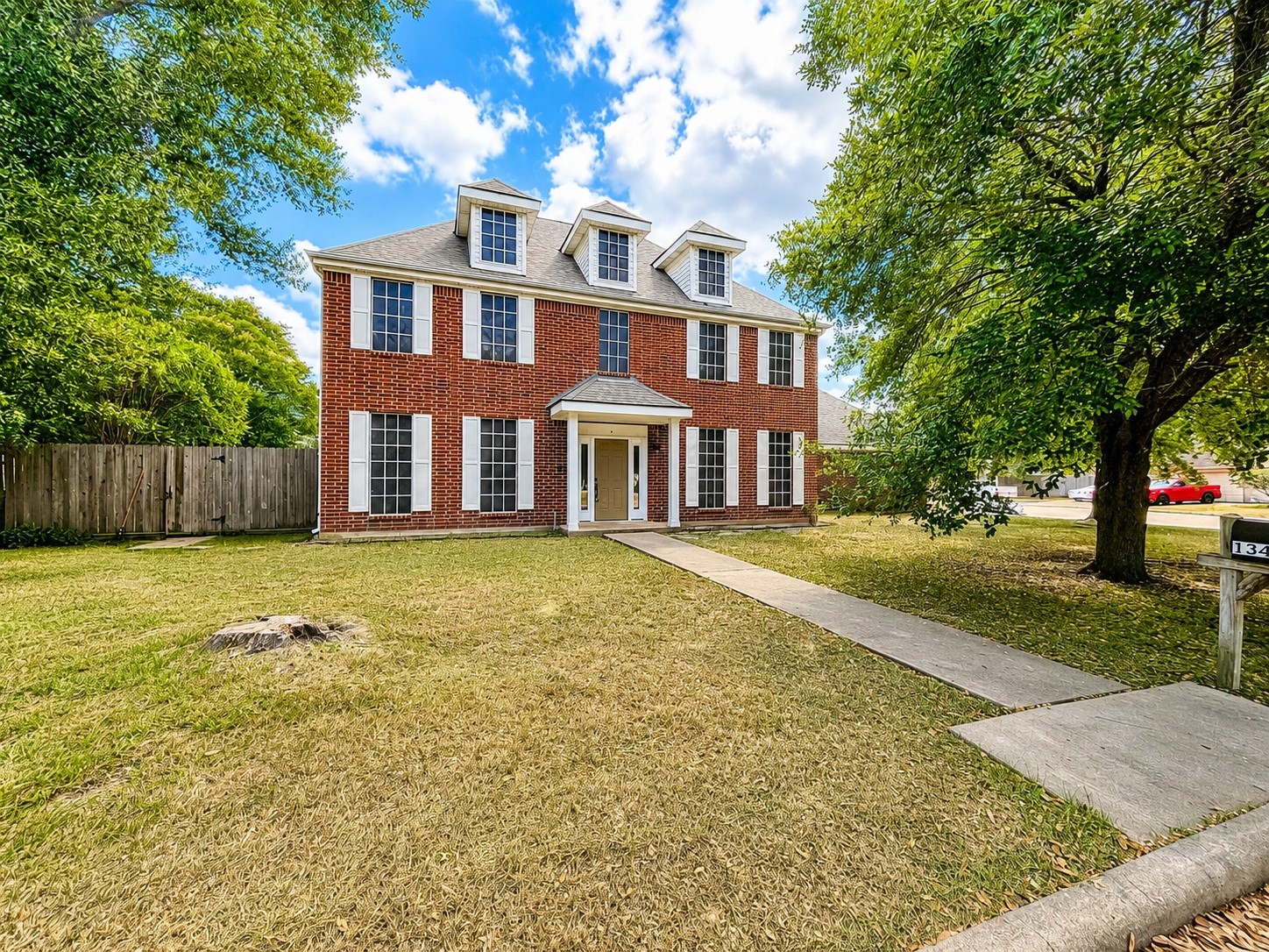 Listing photo 1