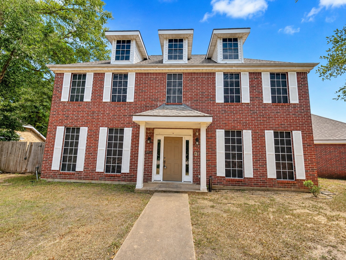 Listing photo 2