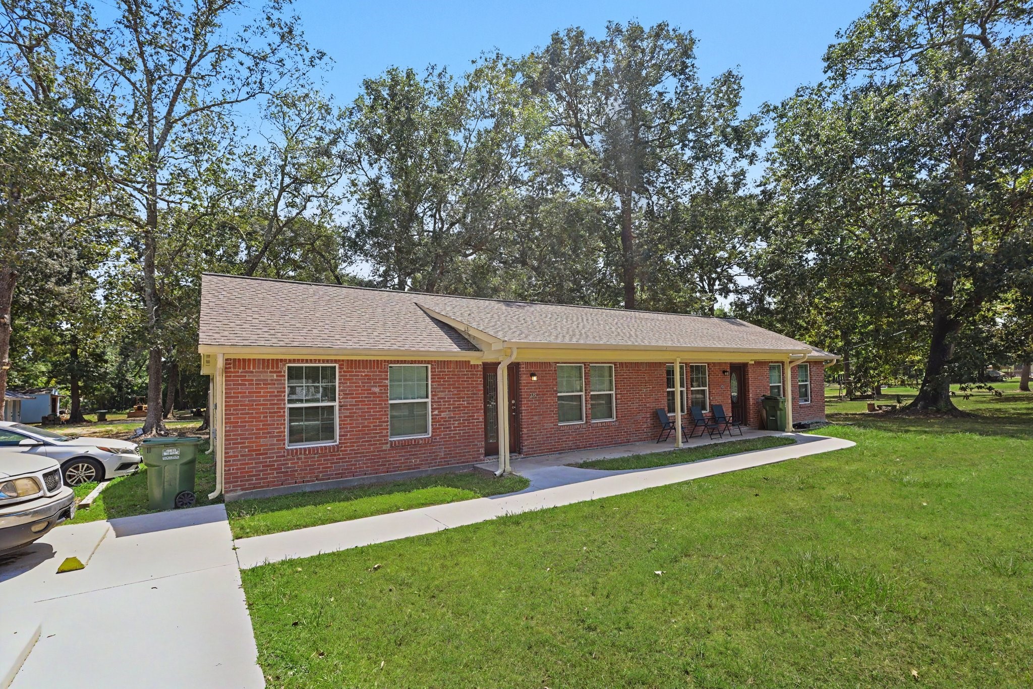 Listing photo 3