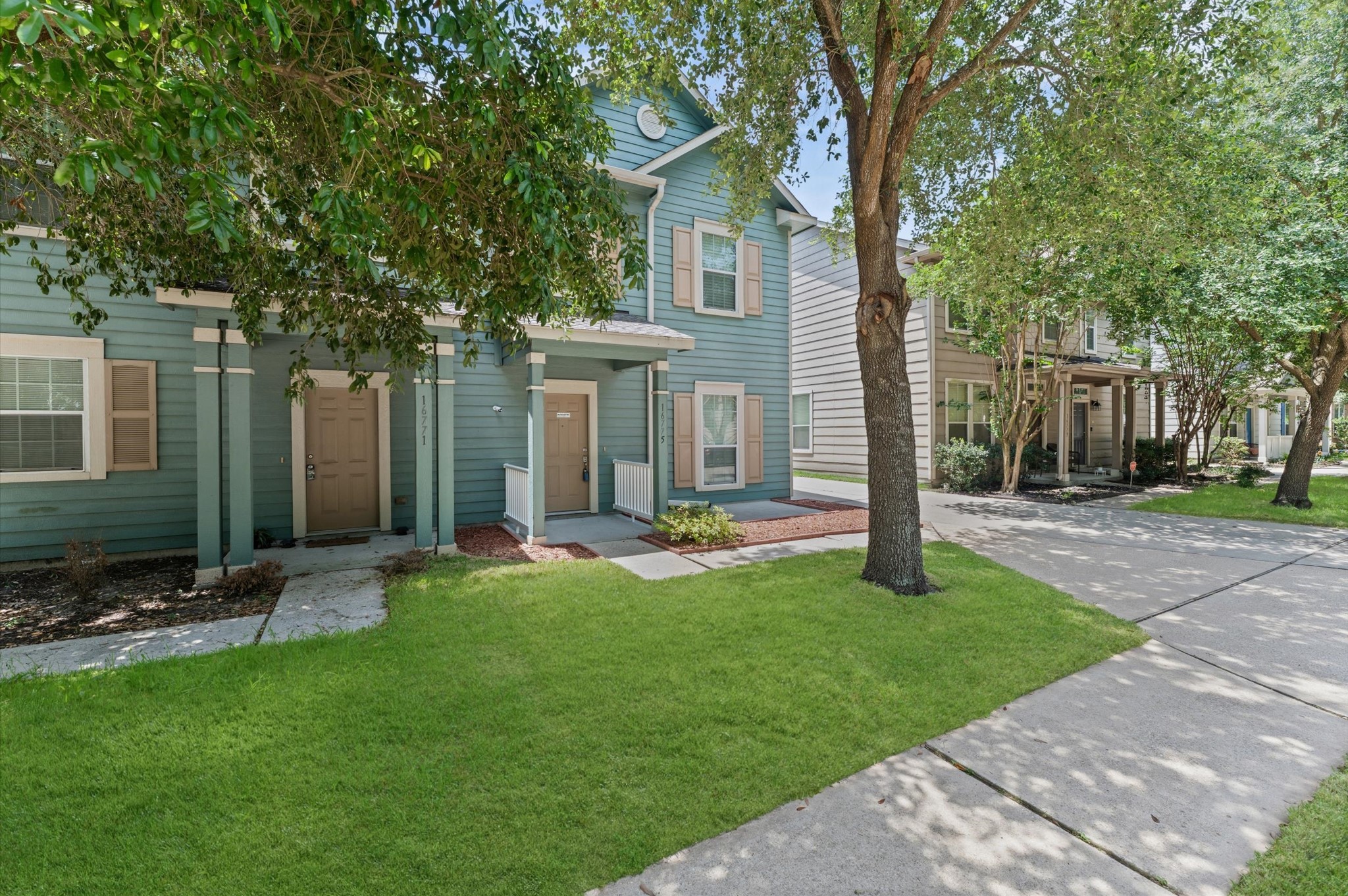 Listing photo 2