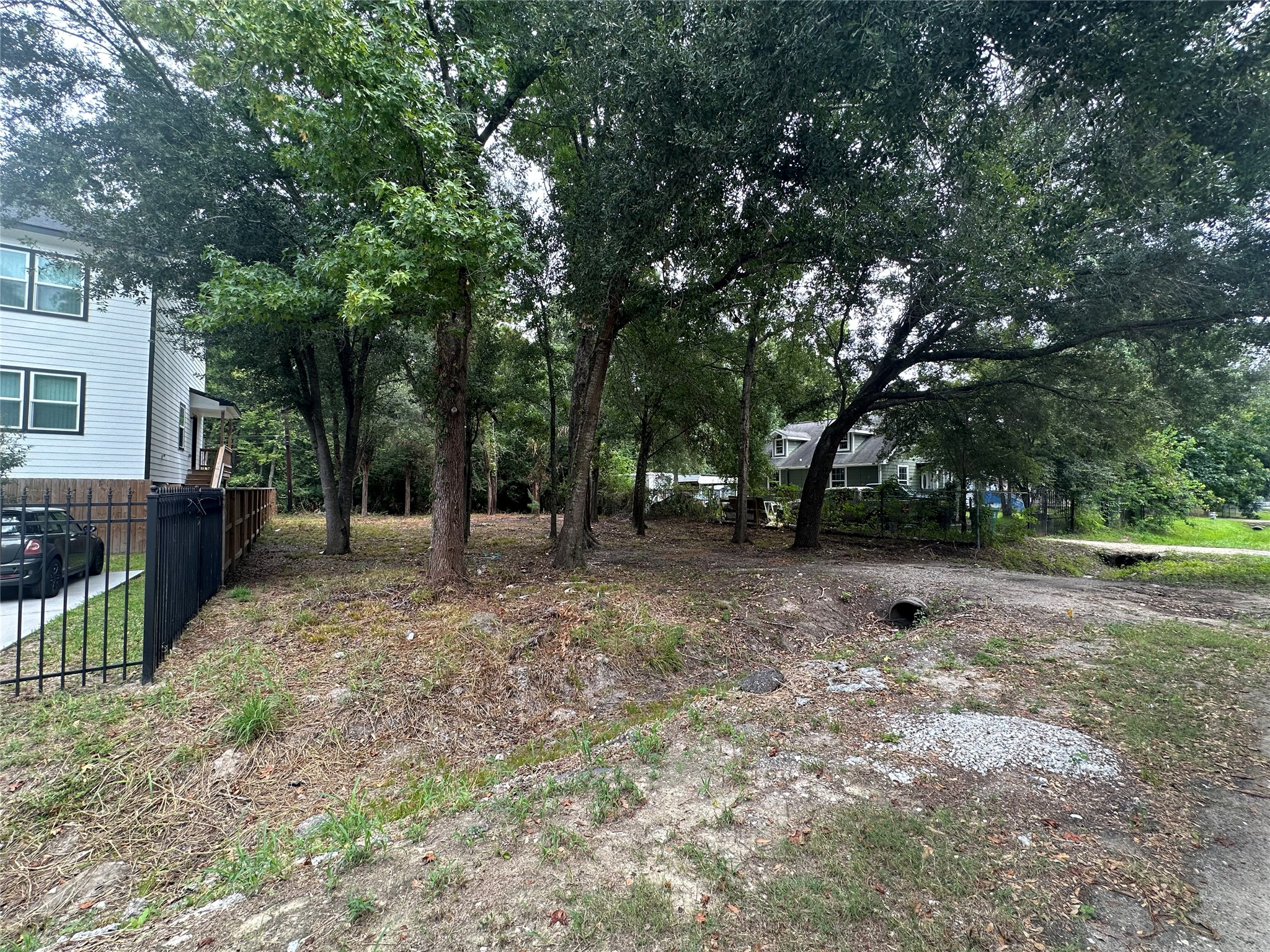 Listing photo 5