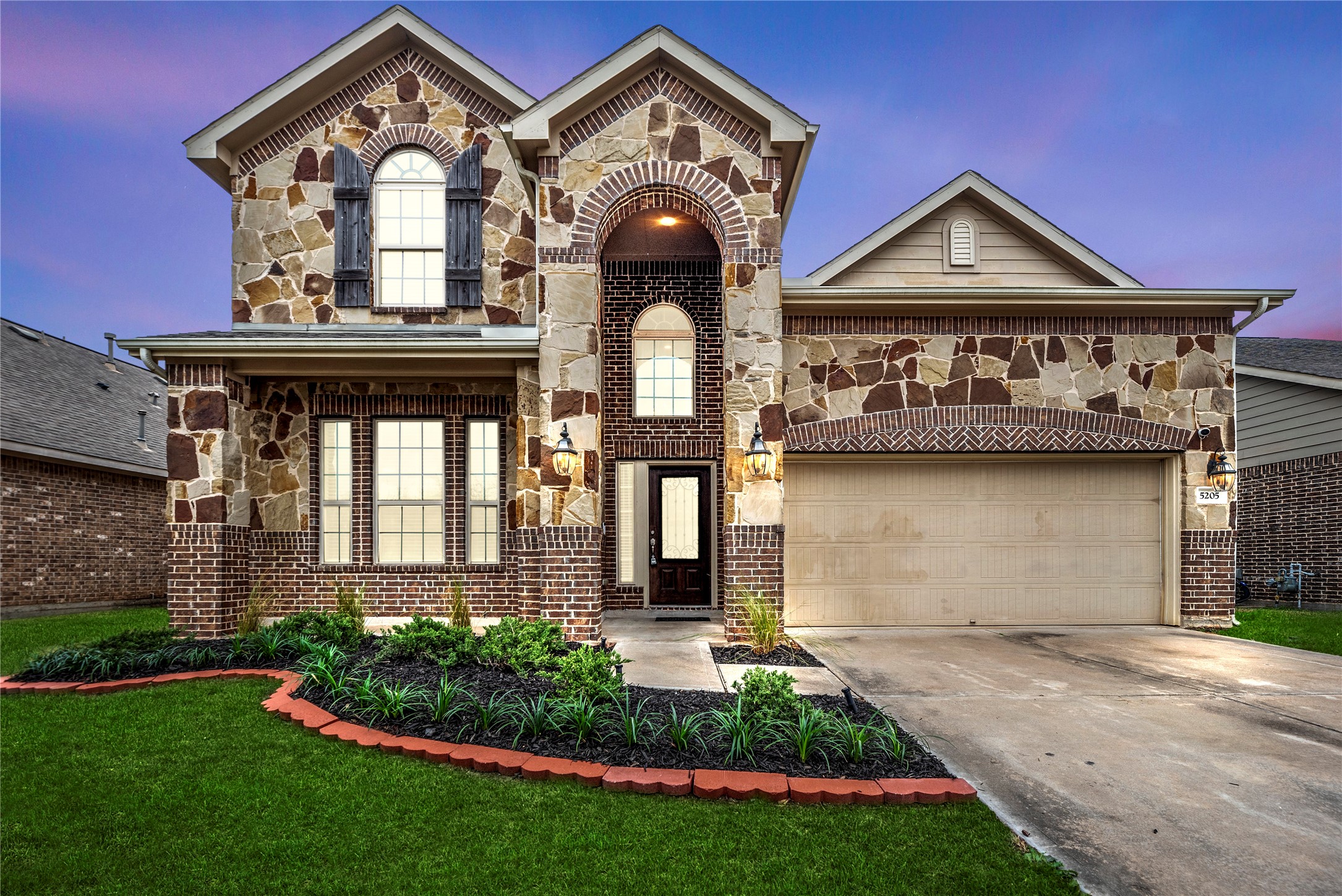 Listing photo 1
