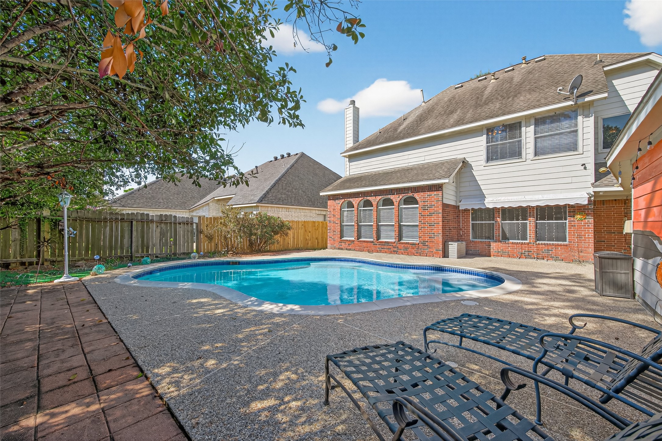 Listing photo 1