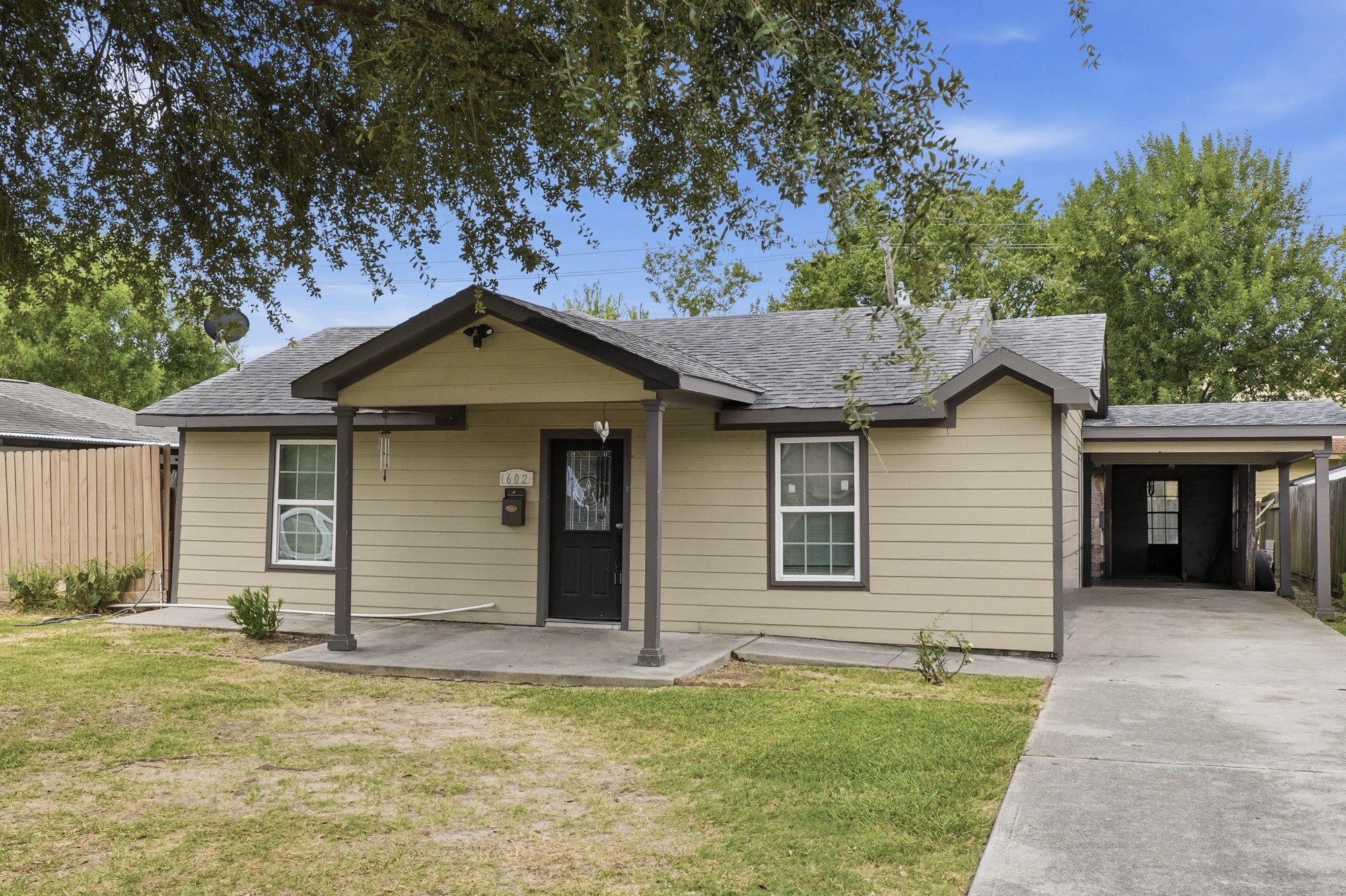 Listing photo 1