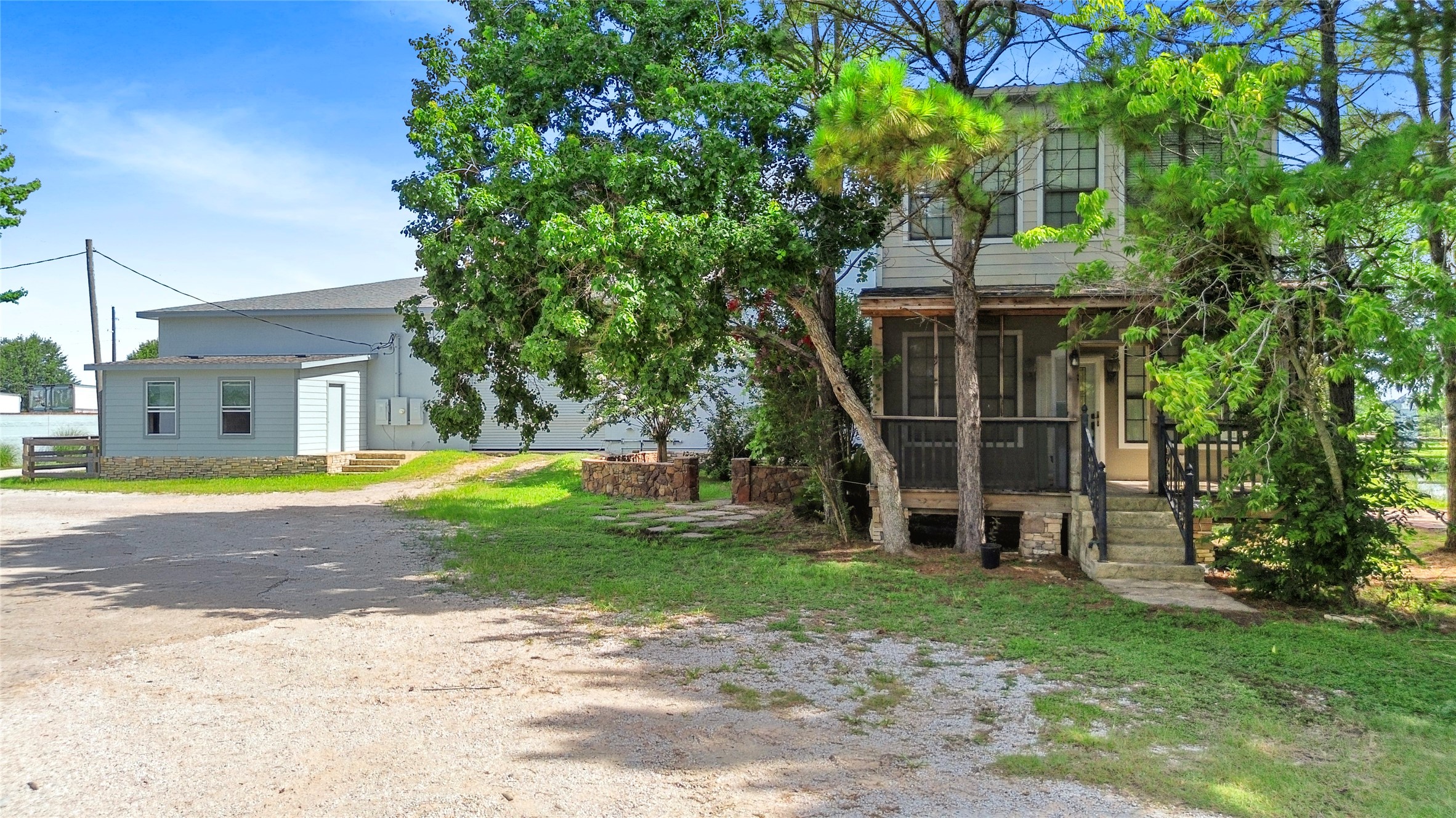 Listing photo 1