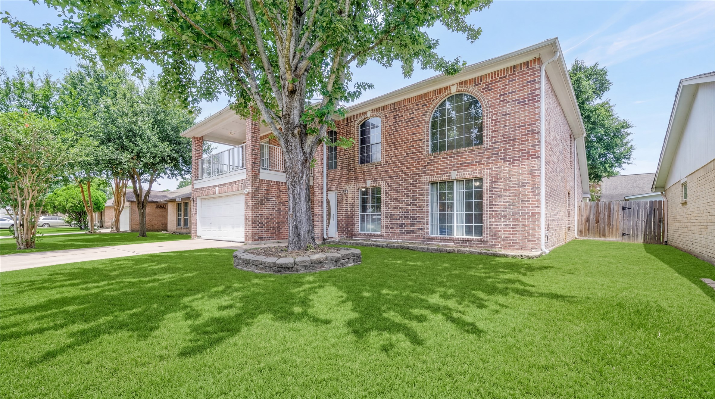 Listing photo 2
