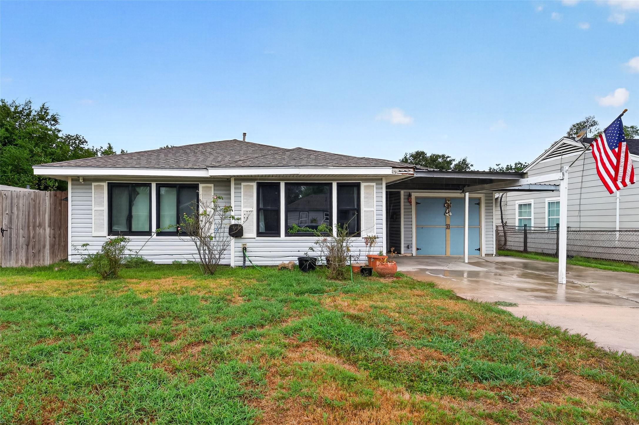 Listing photo 1