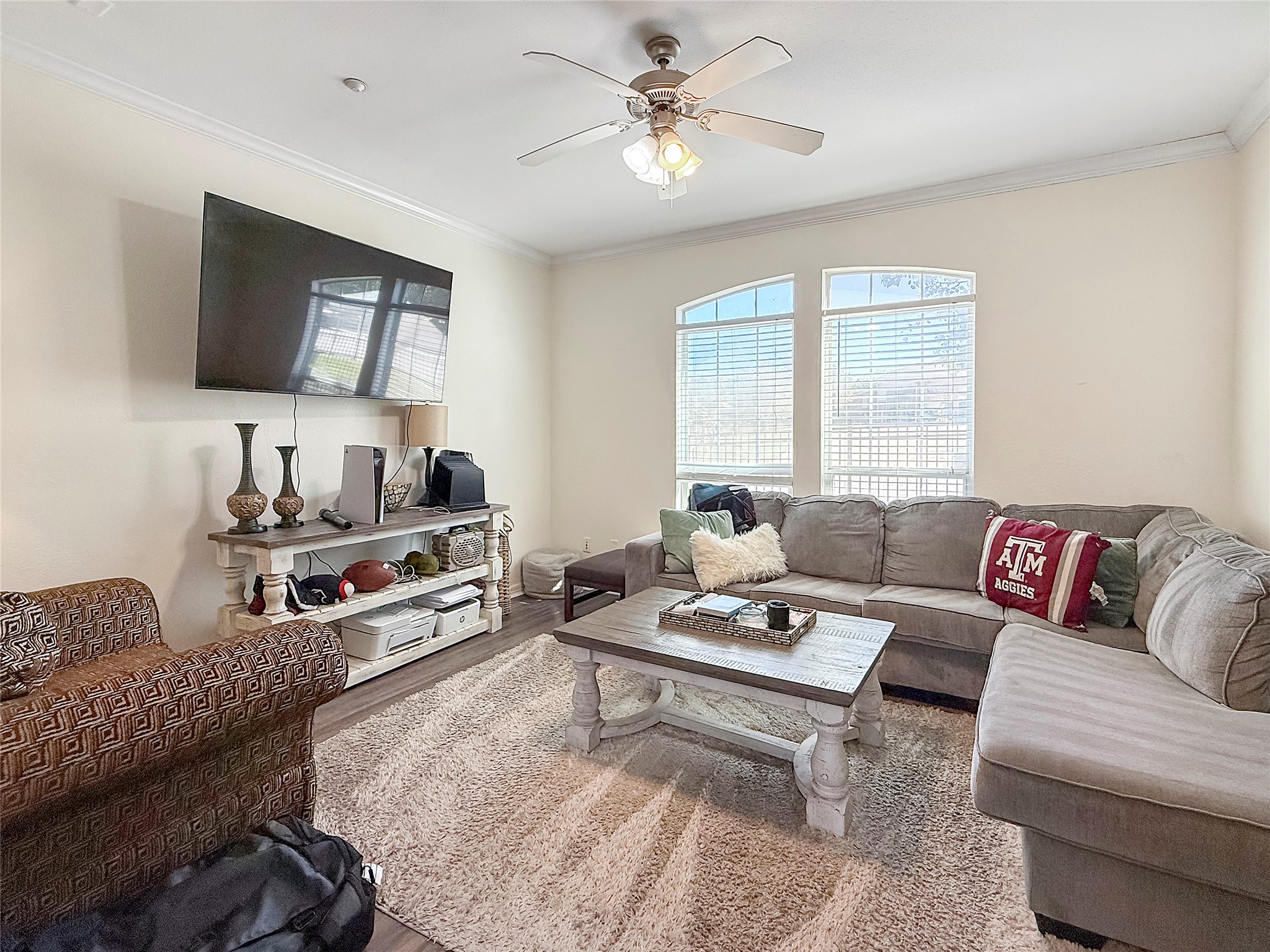 Listing photo 3
