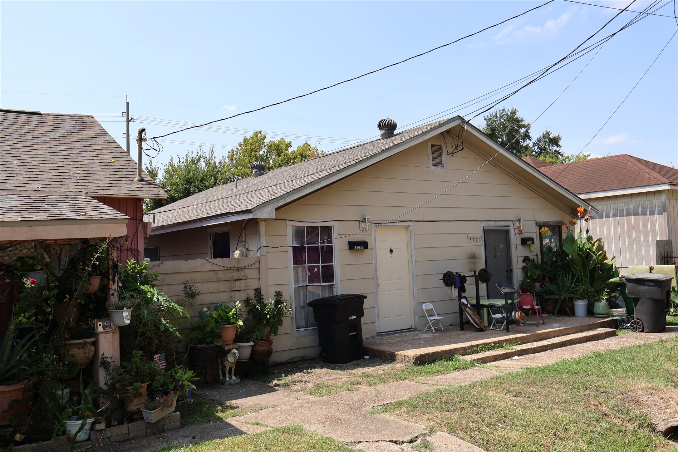 Listing photo 4