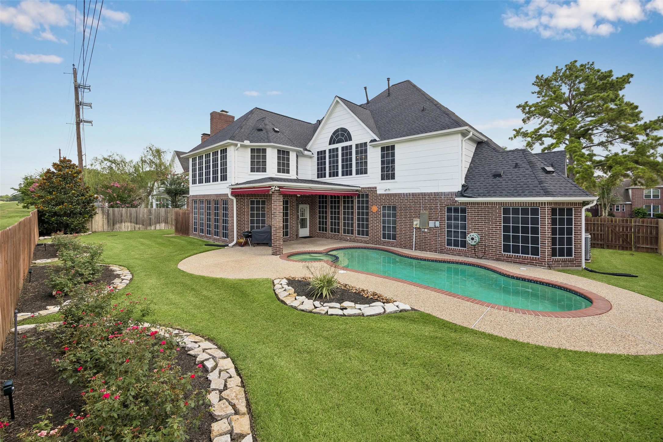Listing photo 1