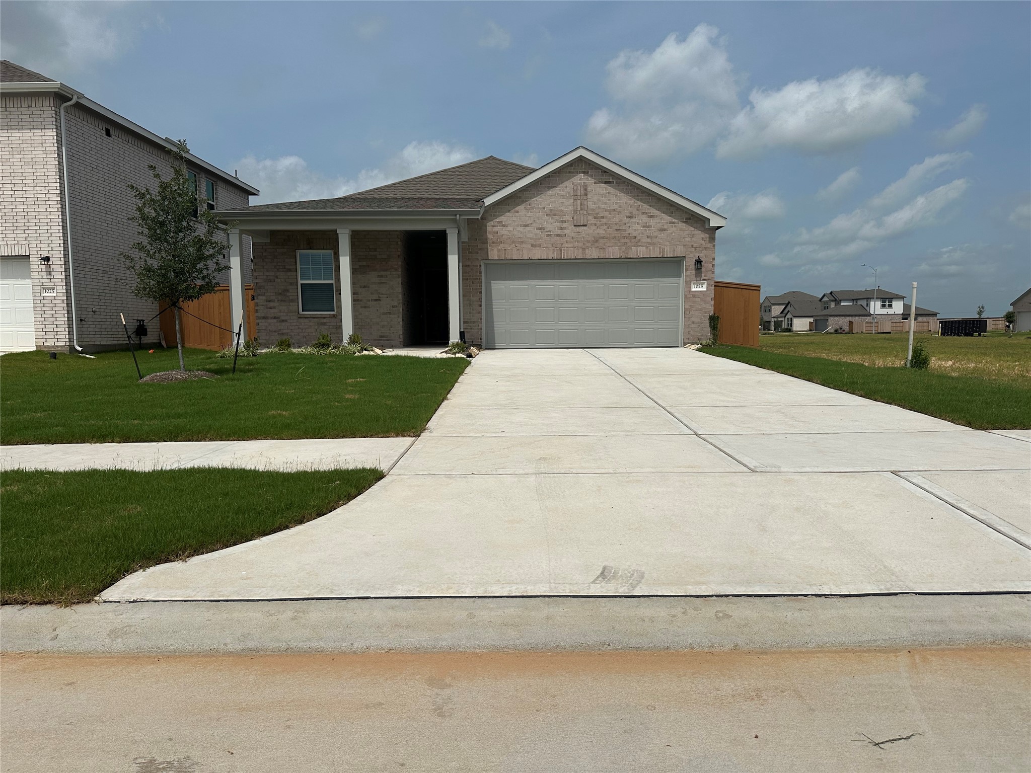 Listing photo 1