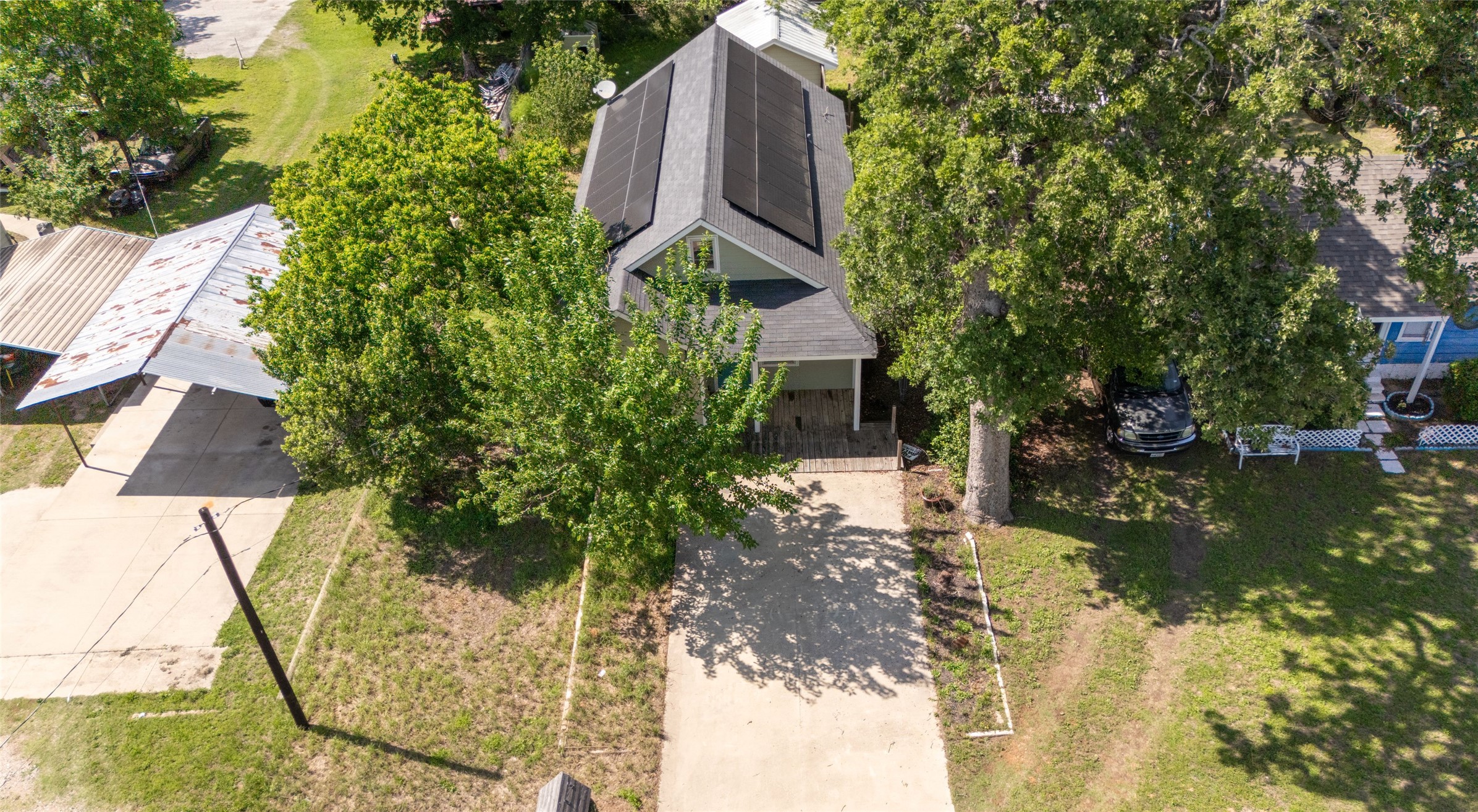 Listing photo 2