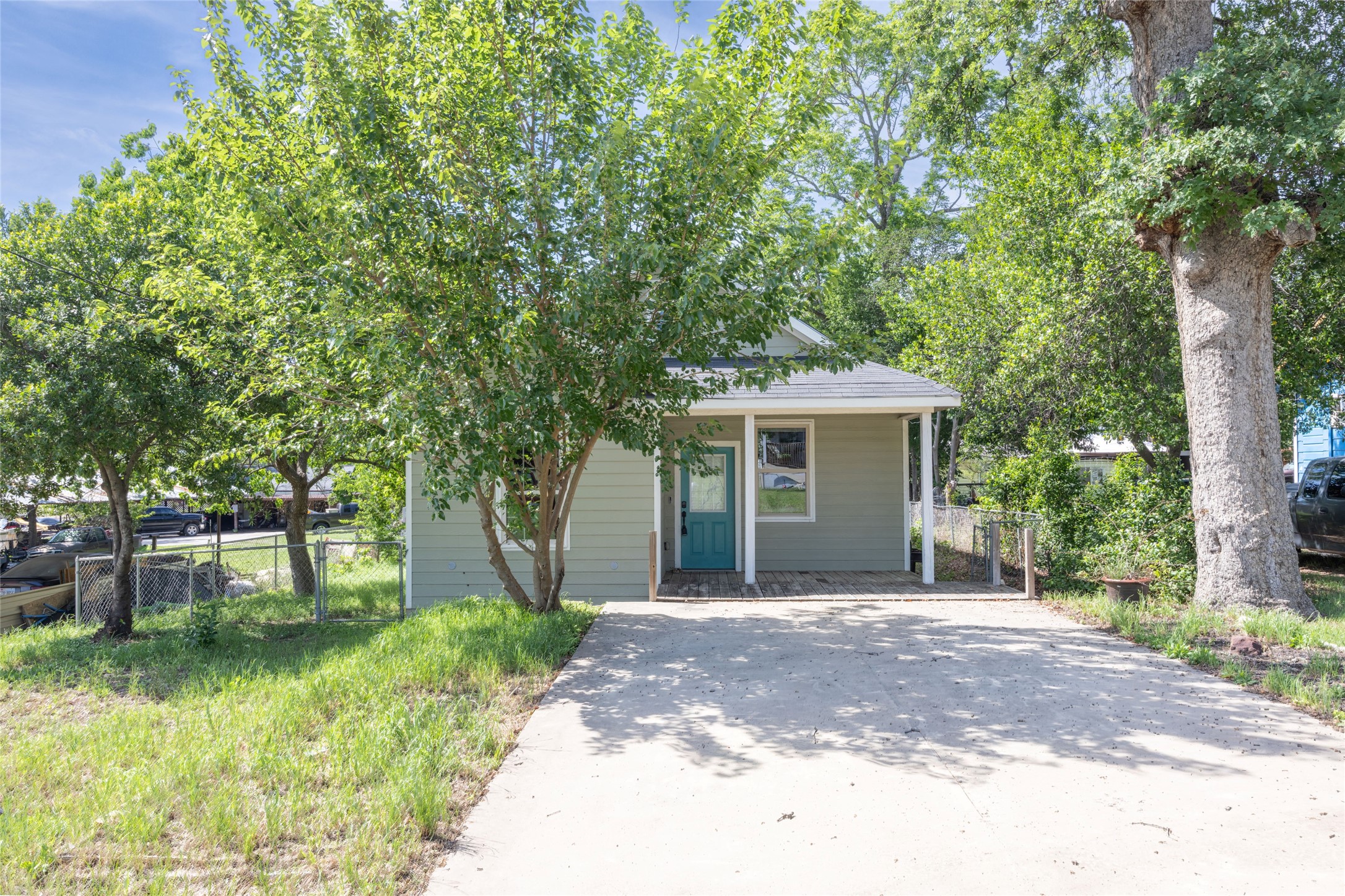 Listing photo 4