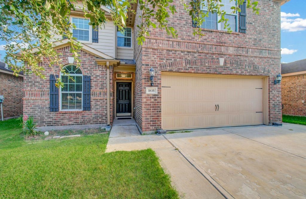 Listing photo 1