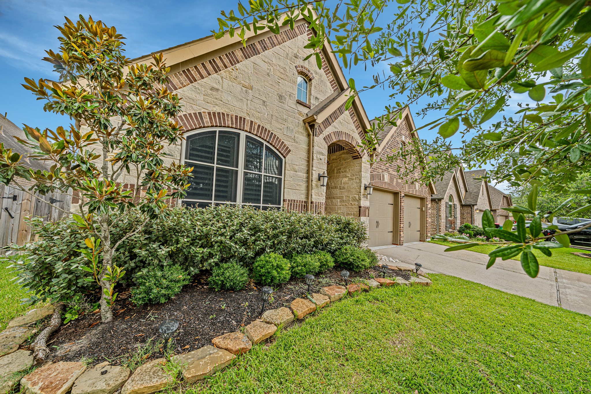 Listing photo 3