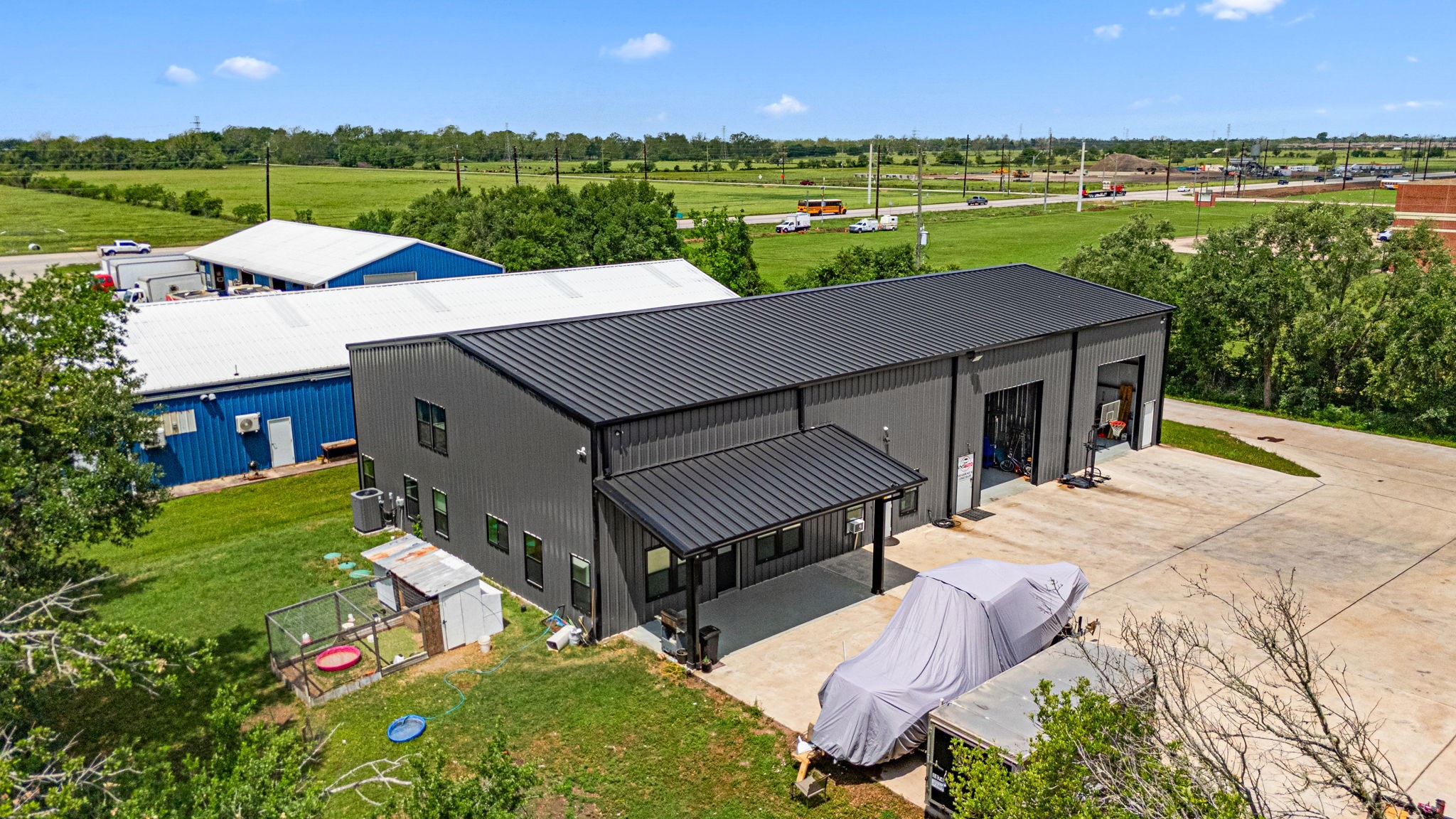 Listing photo 3