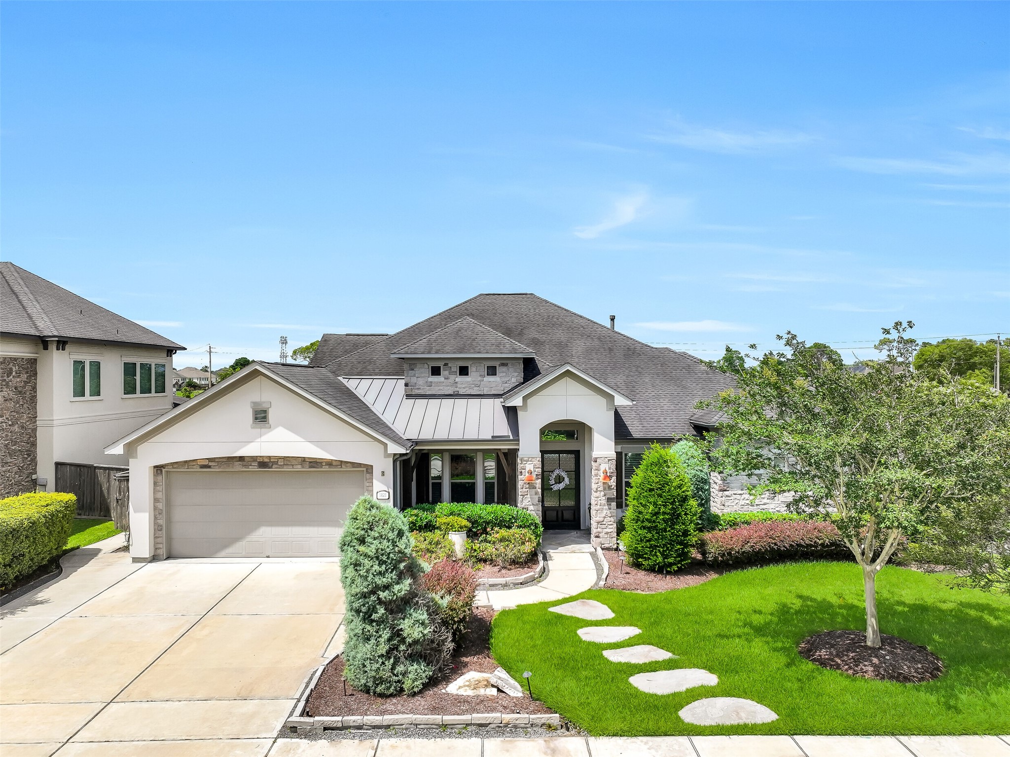Listing photo 1