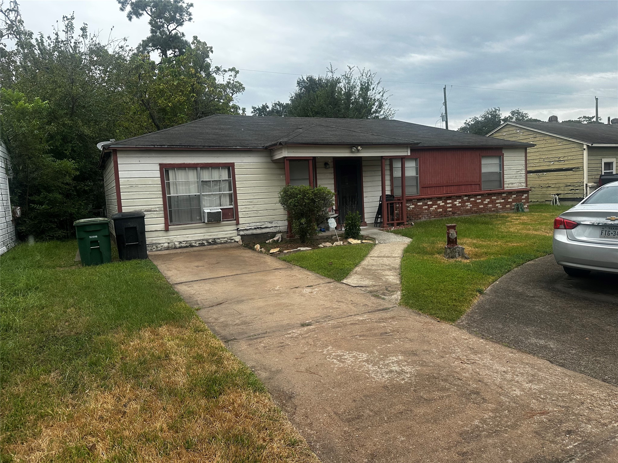 Listing photo 1