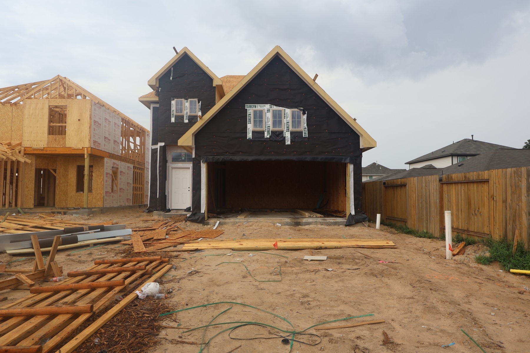 Listing photo 2